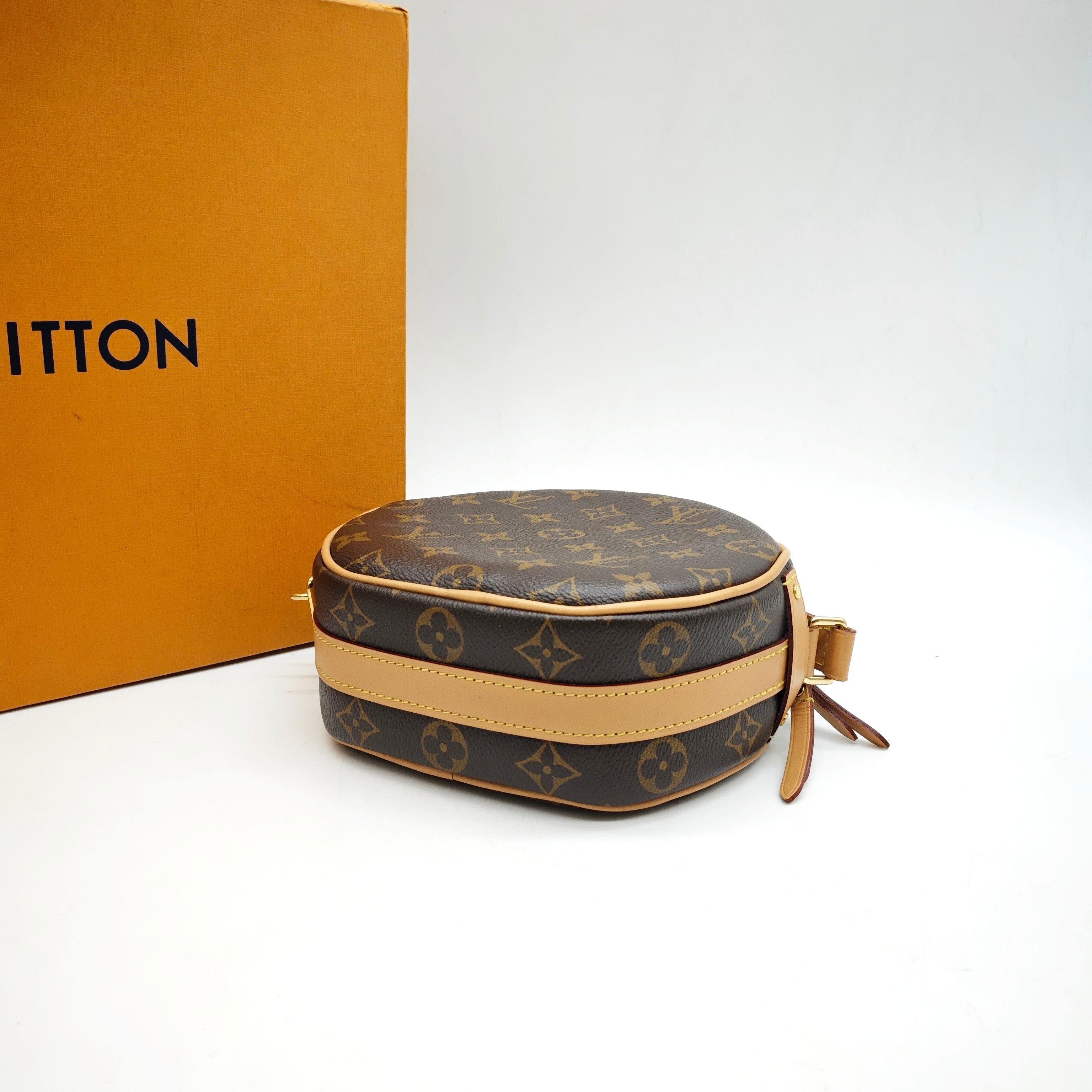 Louis Vuitton Boite Chapeau Souple Shoulder Bag Monogram Canvas Gold Hardware