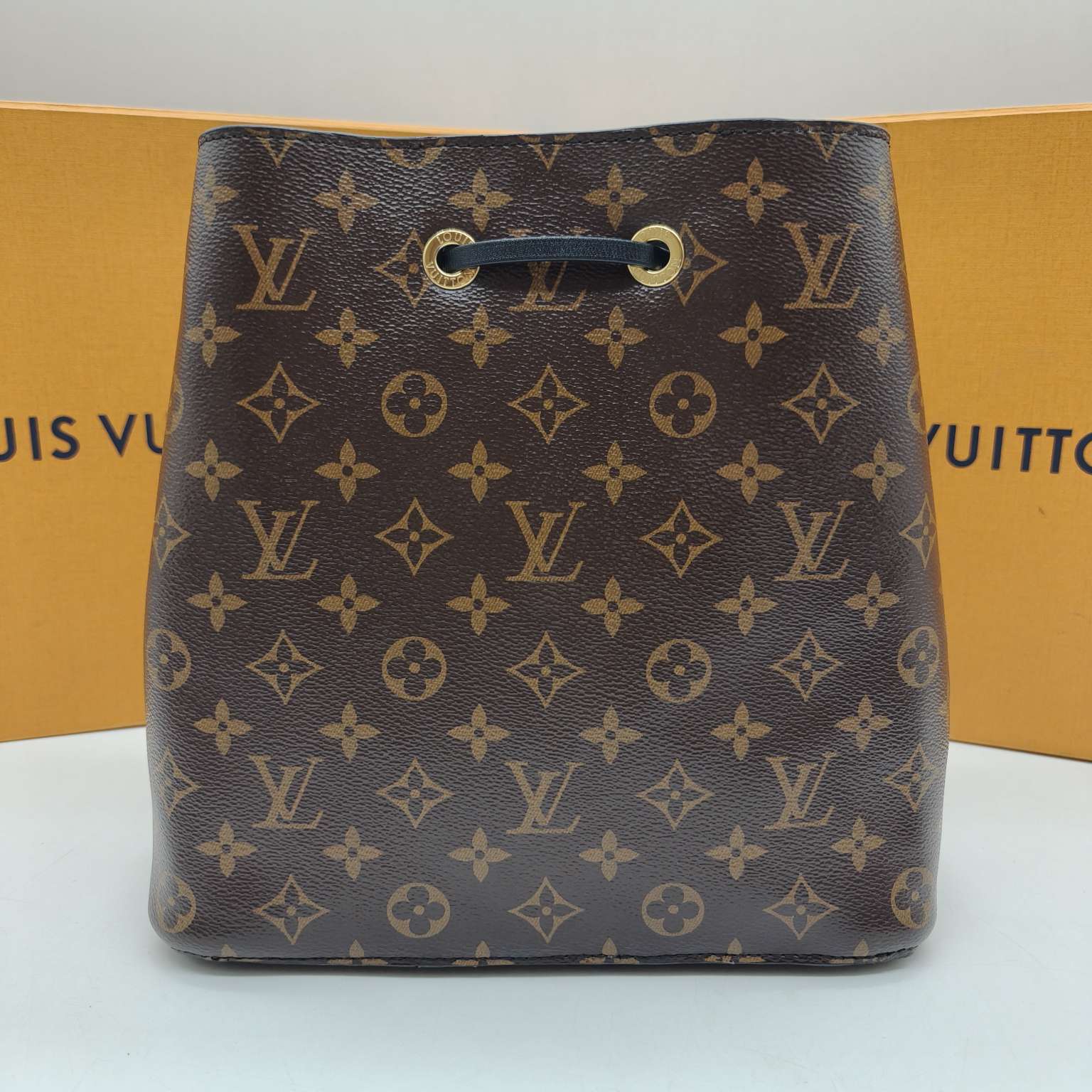 Louis Vuitton Néonoé Bucket Bag Monogram Canvas Gold Hardware