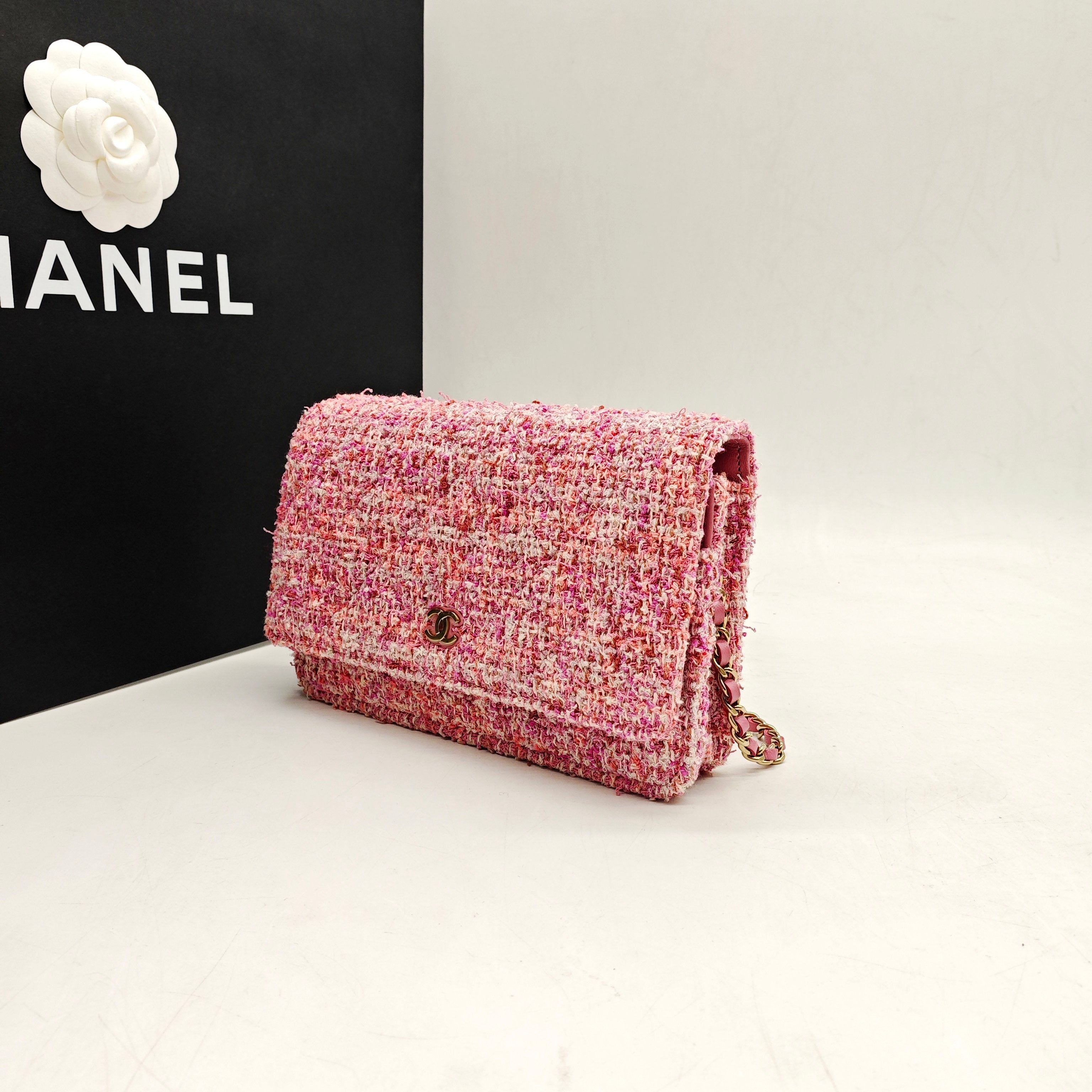 Chanel Tweed Flap Bag Pink Bouclé Fabric Gold Hardware