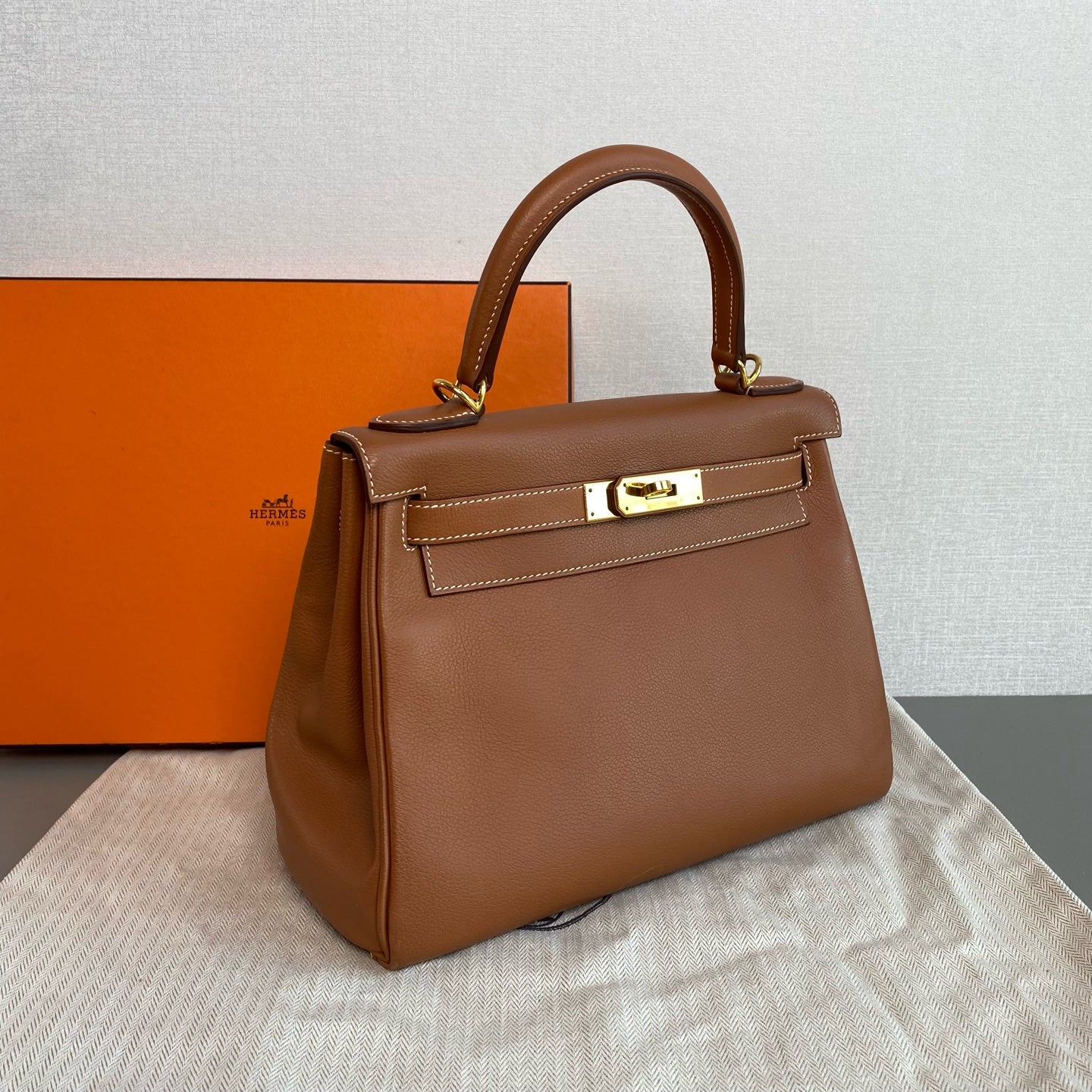 Hermes Kelly Handbag Brown Pebbled Leather Gold Hardware