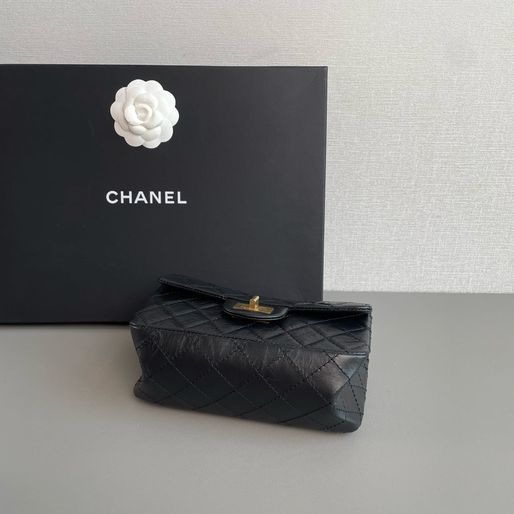 Chanel 2.55 Reissue Shoulder Bag Black Aged Leather Gold Hardware