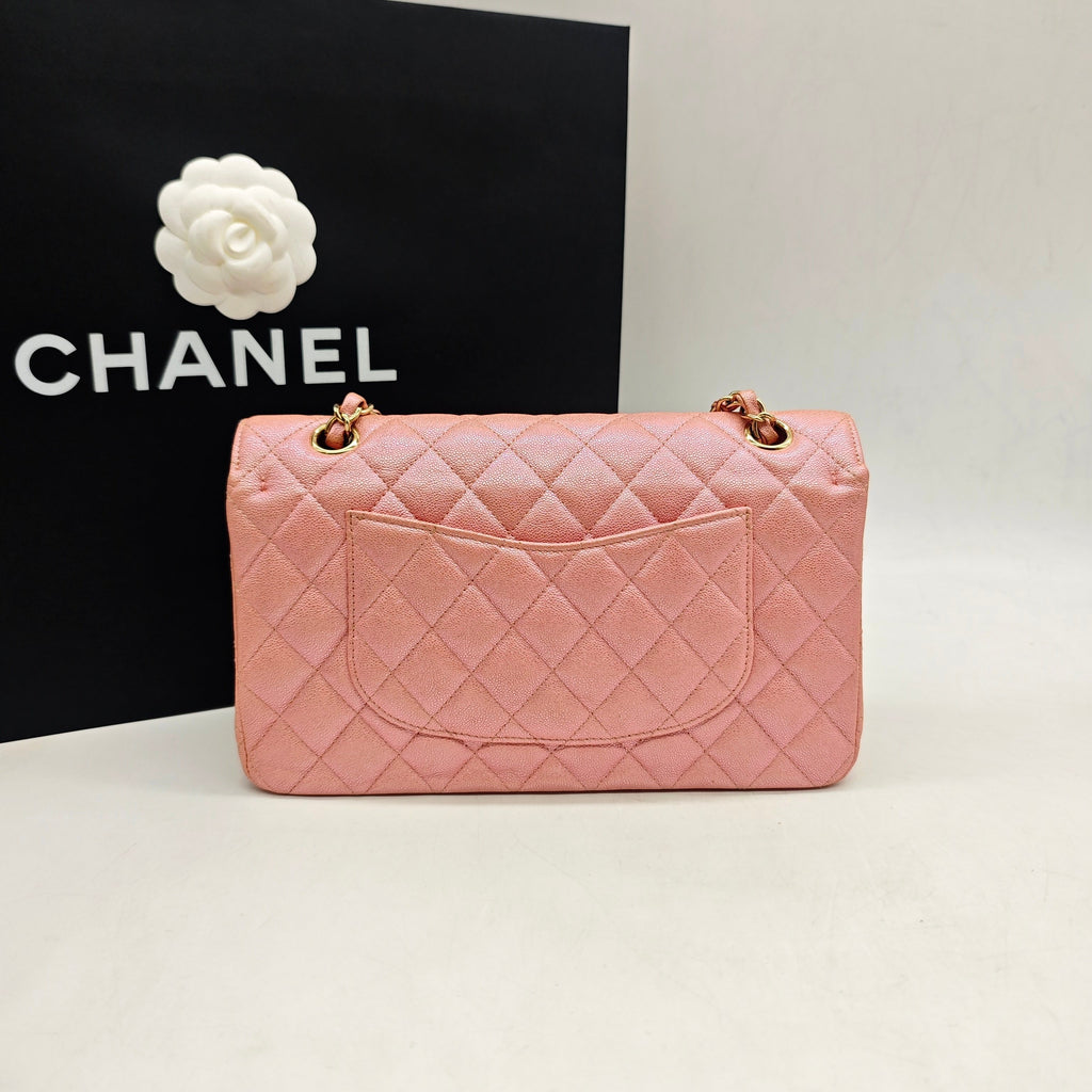 CHANEL Classic Flap Medium | Pearlised Pink Litchi-Grain | Gold Hardware