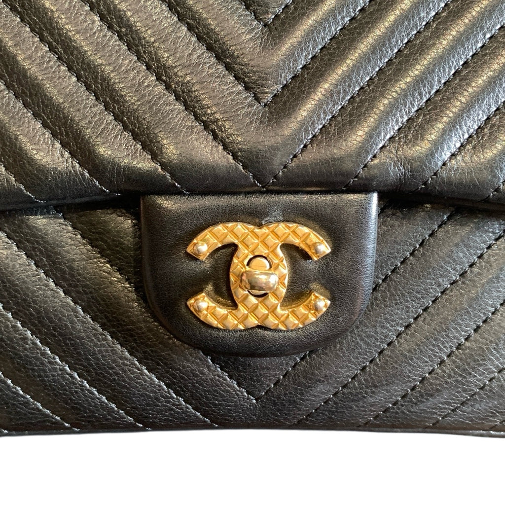 CHANEL Classic Flap Bag | Medium | Laser-Embossed Leather