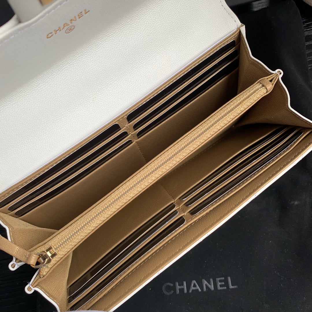 Chanel Pearl Crush Mini Flap Bag White Lambskin Gold Hardware