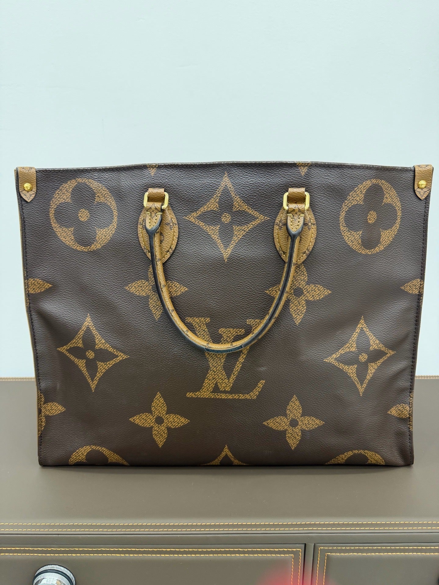 Louis Vuitton Onthego Tote Giant Monogram Canvas Gold Hardware