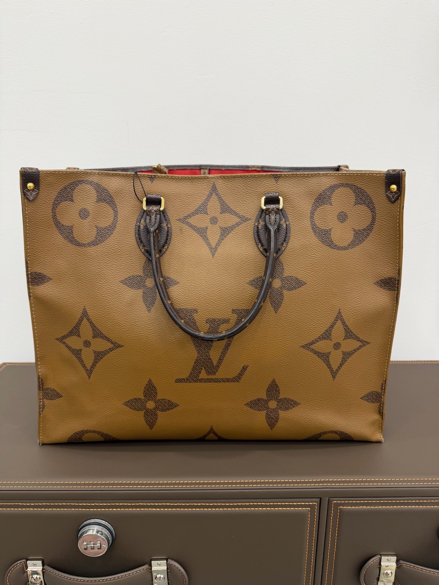 Louis Vuitton Onthego Tote Giant Monogram Canvas Gold Hardware