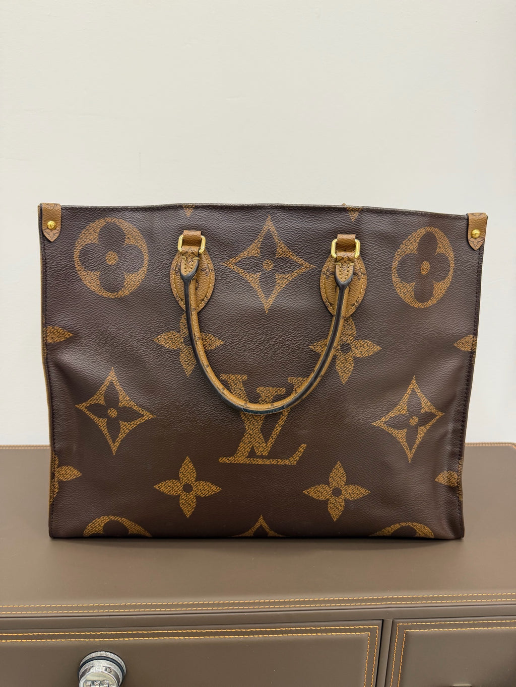 Louis Vuitton Onthego Tote Giant Monogram Canvas Gold Hardware