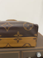 Louis Vuitton Onthego Tote Giant Monogram Canvas Gold Hardware