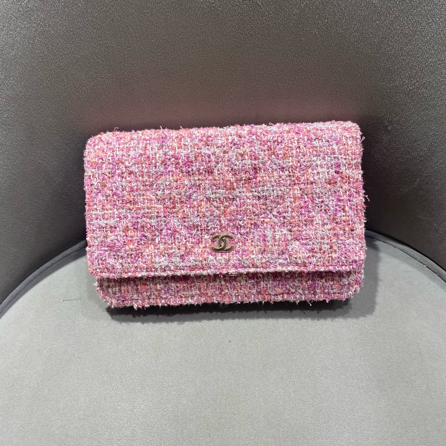 Chanel Tweed Flap Bag Pink Bouclé Fabric Gold Hardware