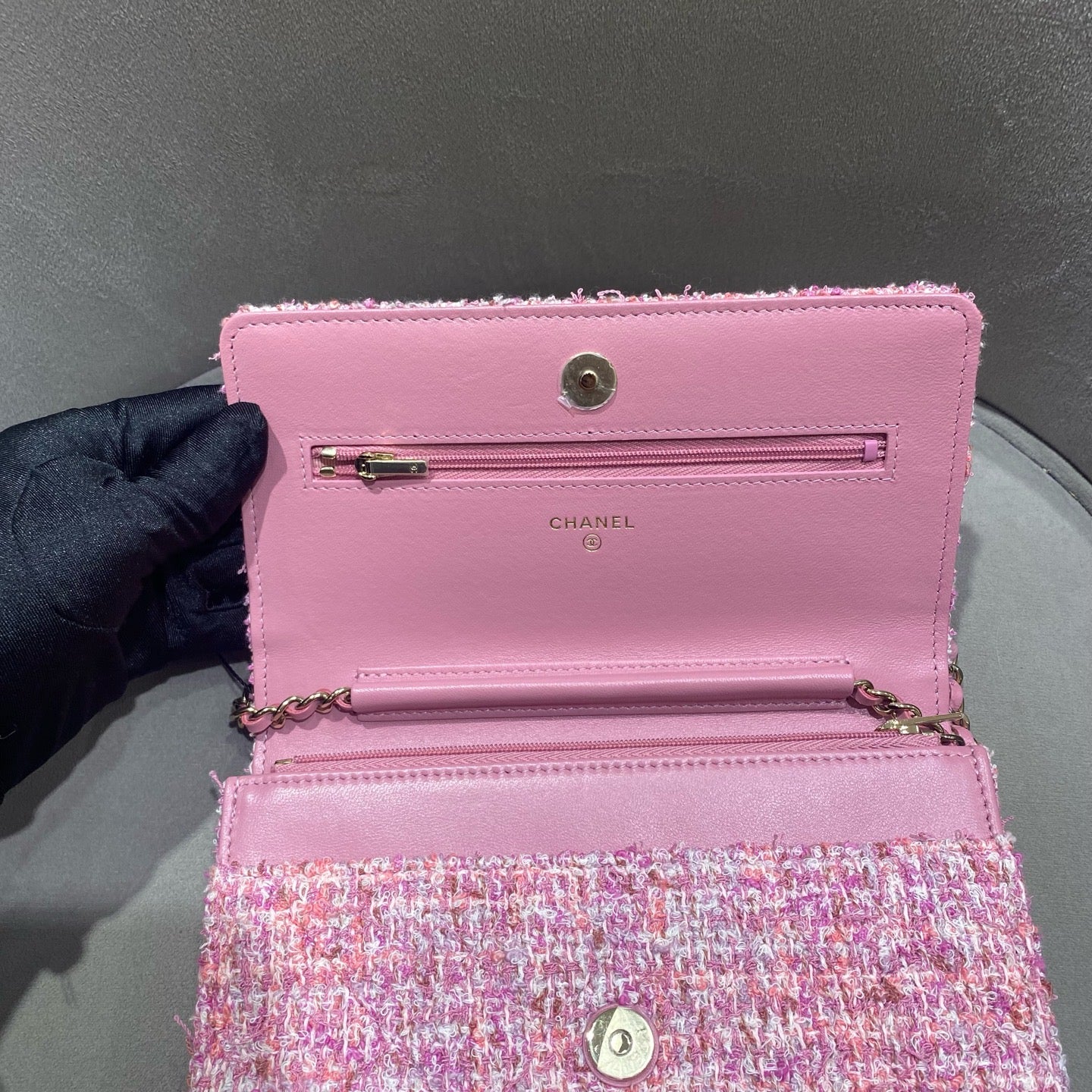 Chanel Tweed Flap Bag Pink Bouclé Fabric Gold Hardware
