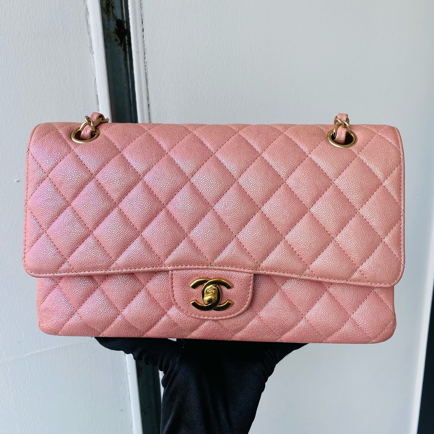 CHANEL Classic Flap Medium | Pearlised Pink Litchi-Grain | Gold Hardware