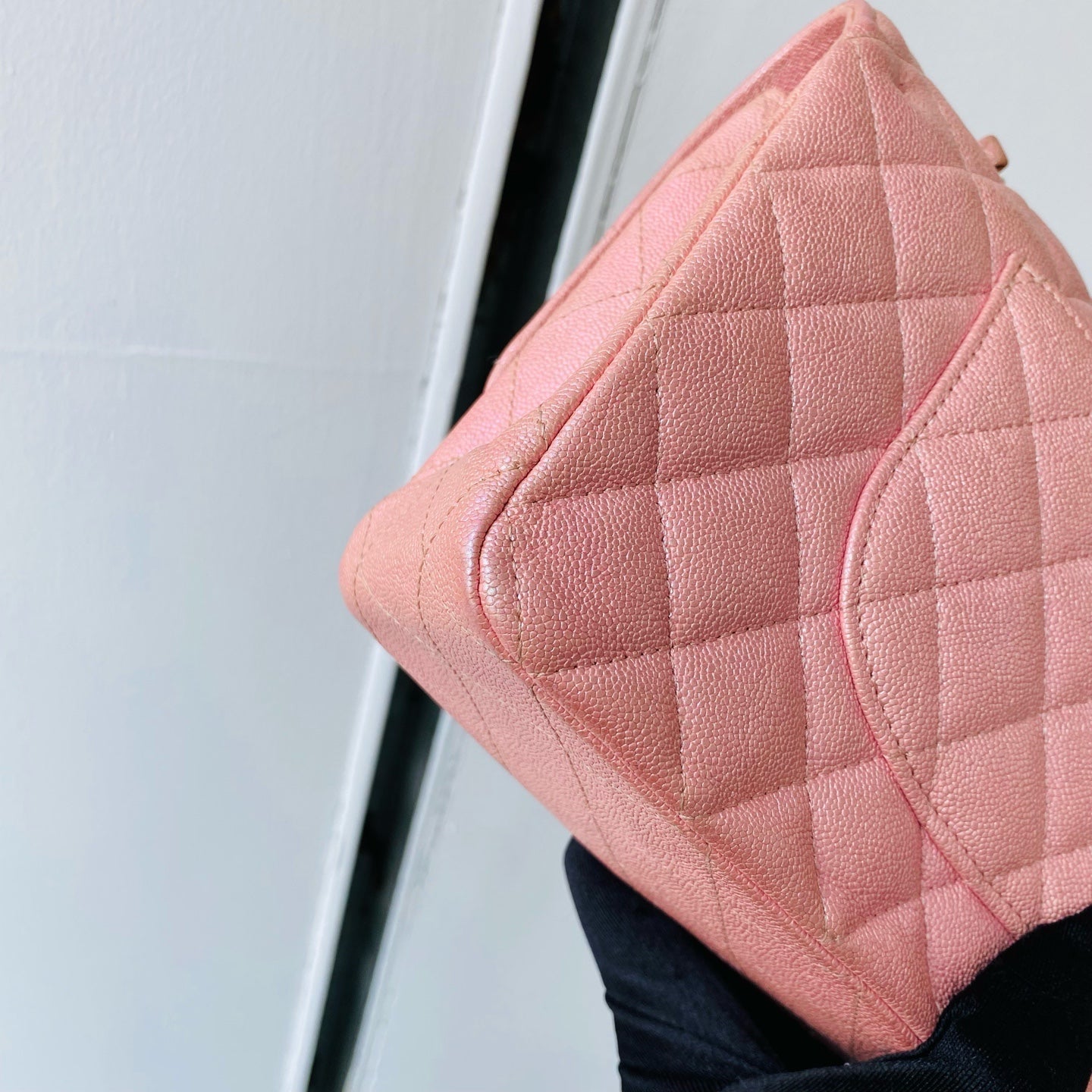 CHANEL Classic Flap Medium | Pearlised Pink Litchi-Grain | Gold Hardware