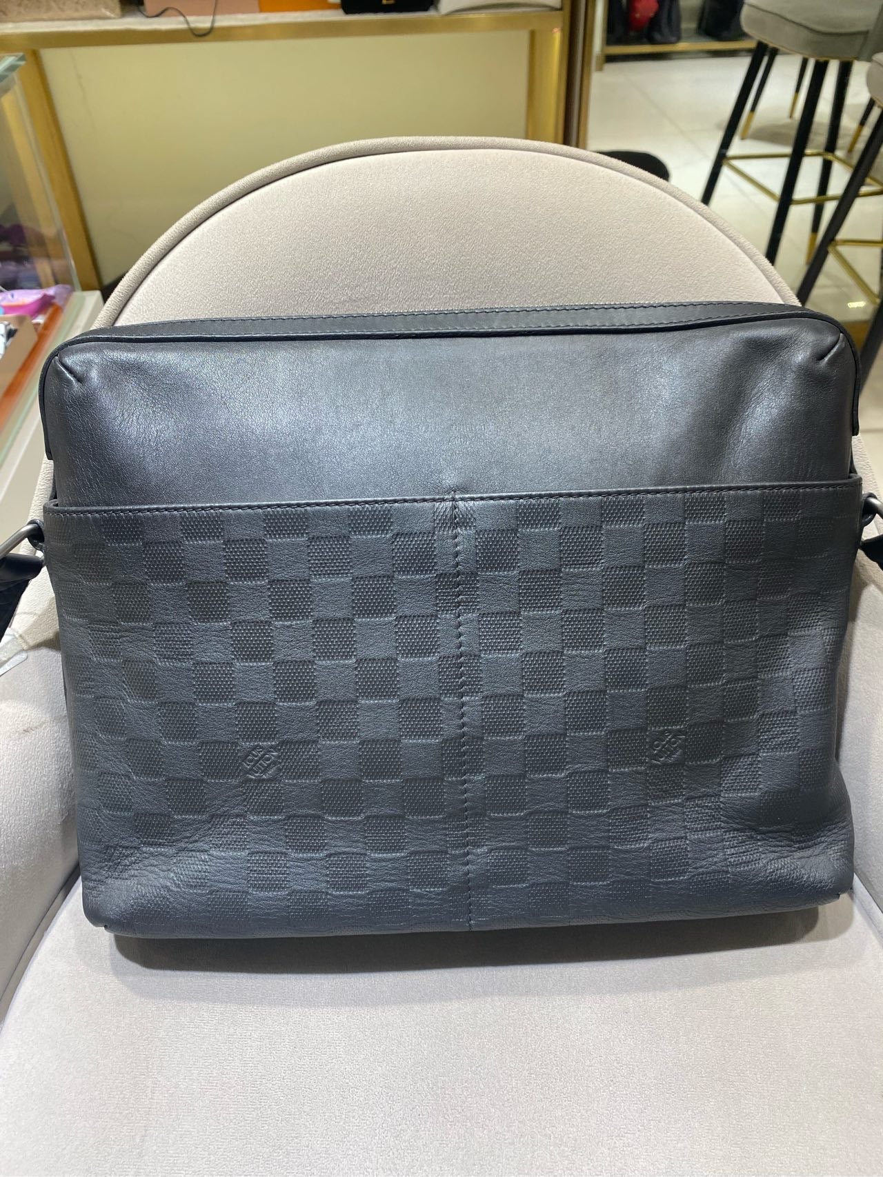 Gucci Signature Messenger Bag Black Leather Silver Hardware