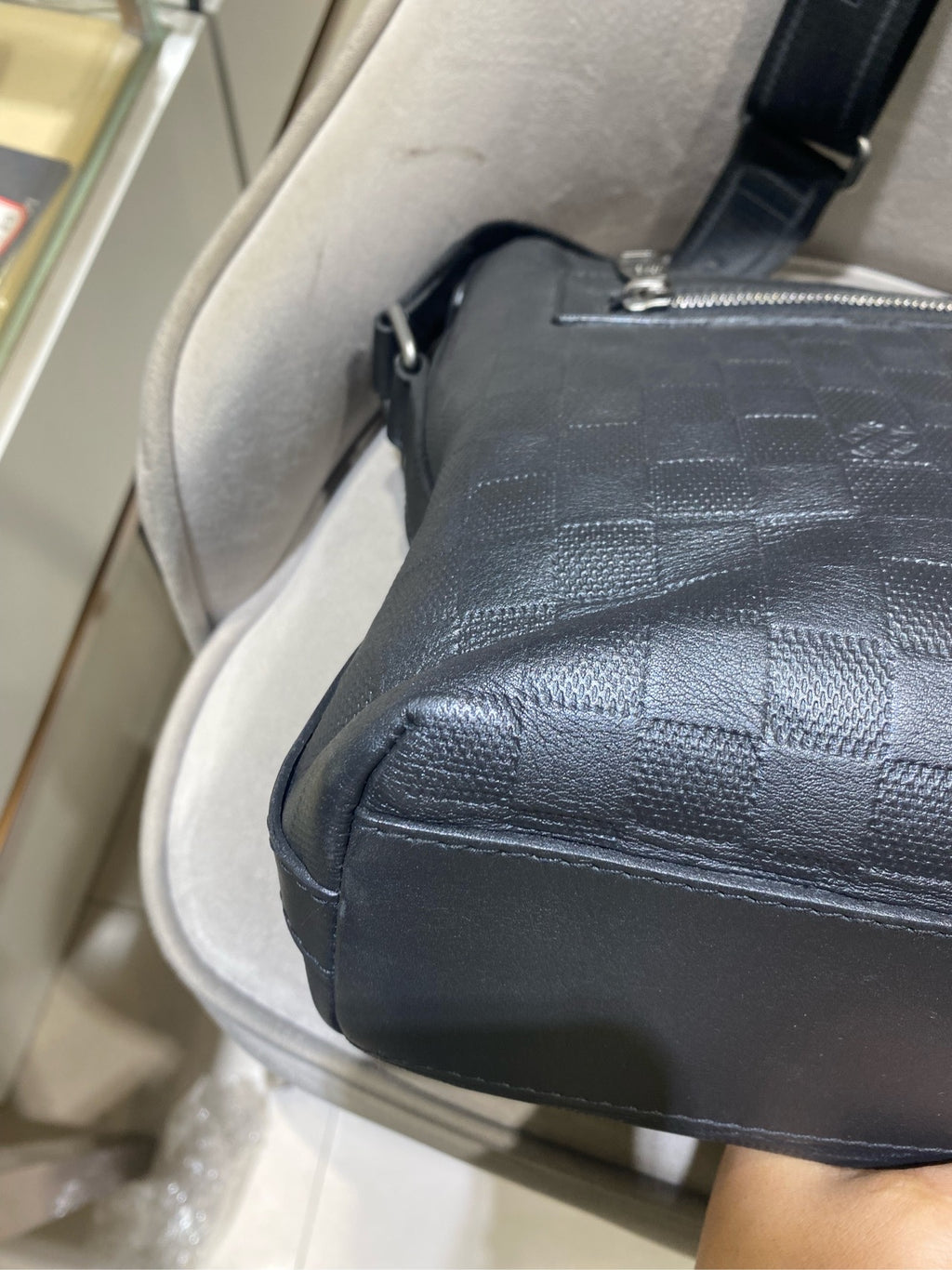 Gucci Signature Messenger Bag Black Leather Silver Hardware
