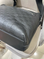 Gucci Signature Messenger Bag Black Leather Silver Hardware
