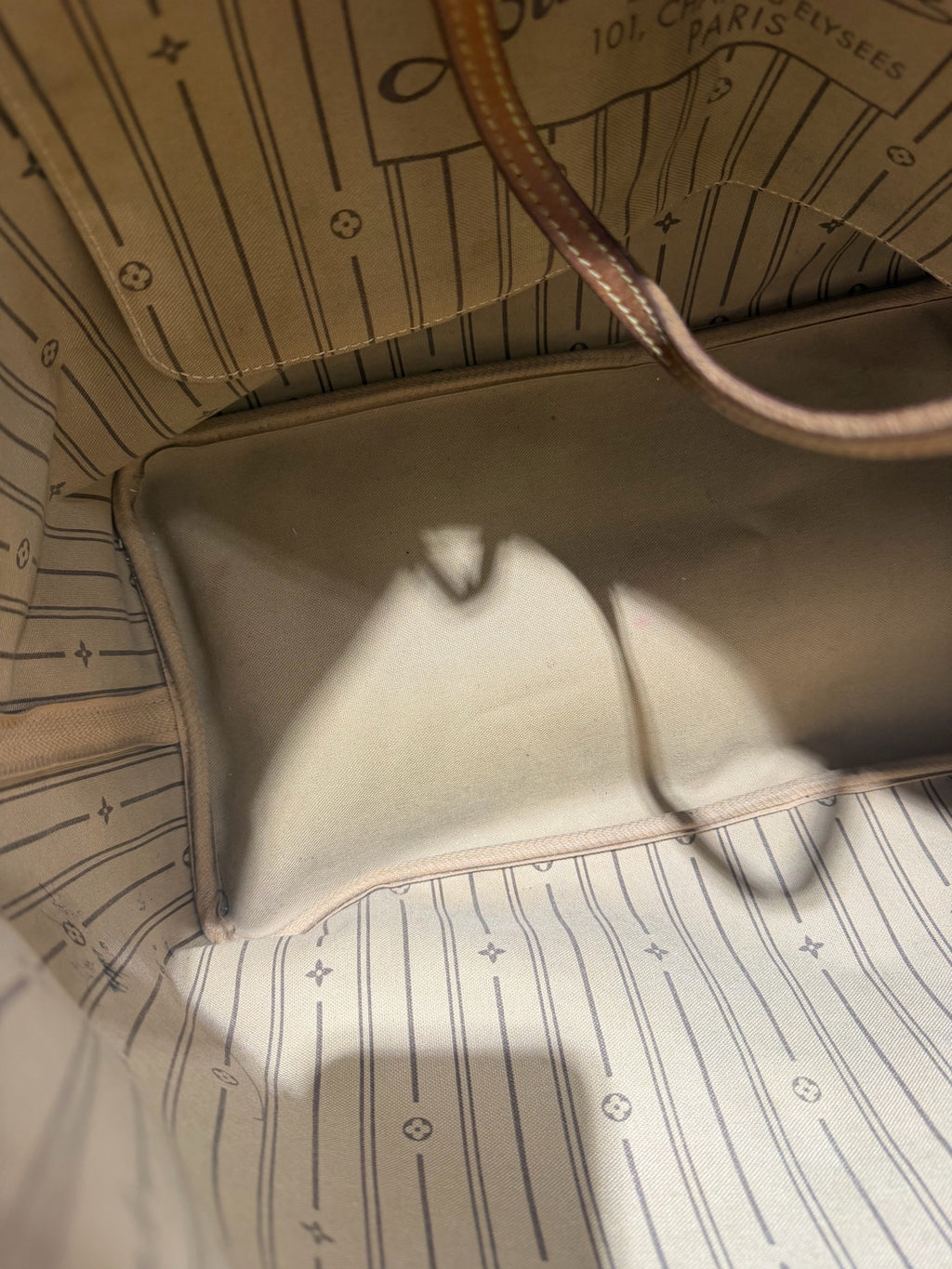 Louis Vuitton Neverfull Tote Bag Monogram Canvas Gold Hardware