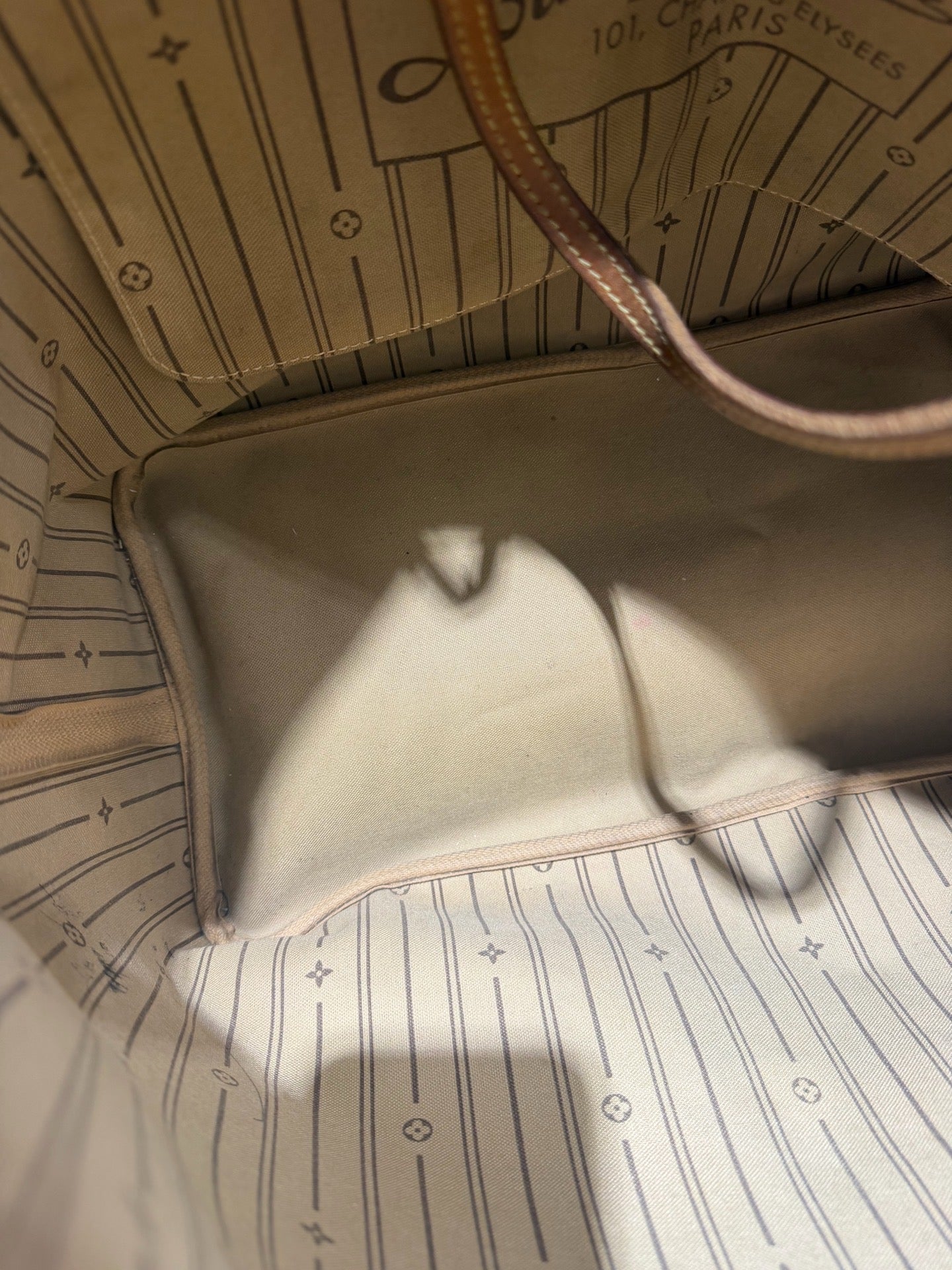 Louis Vuitton Neverfull Tote Bag Monogram Canvas Gold Hardware