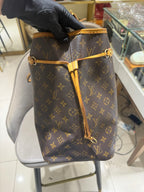 Louis Vuitton Neverfull Tote Bag Monogram Canvas Gold Hardware