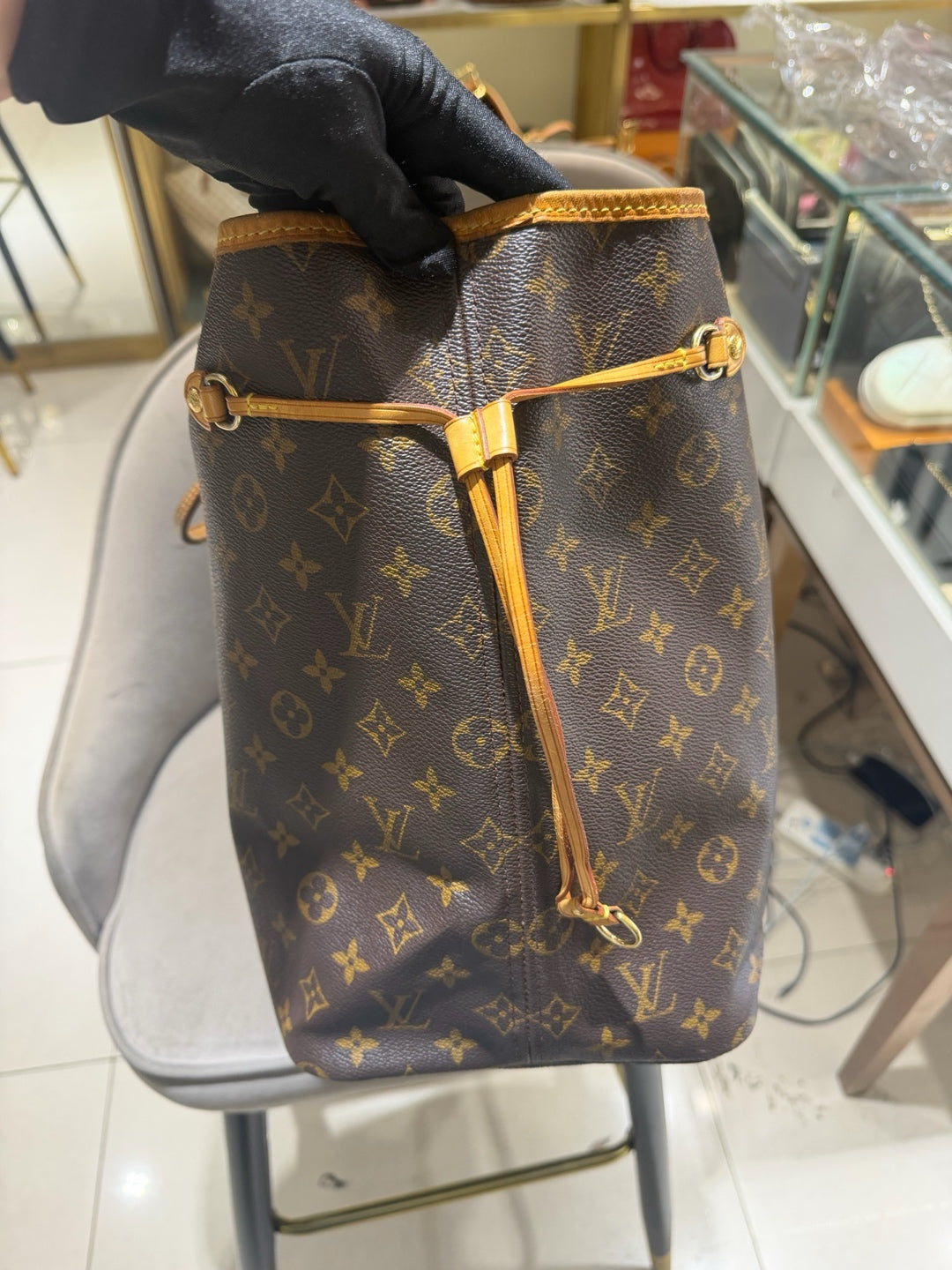 Louis Vuitton Neverfull Tote Bag Monogram Canvas Gold Hardware