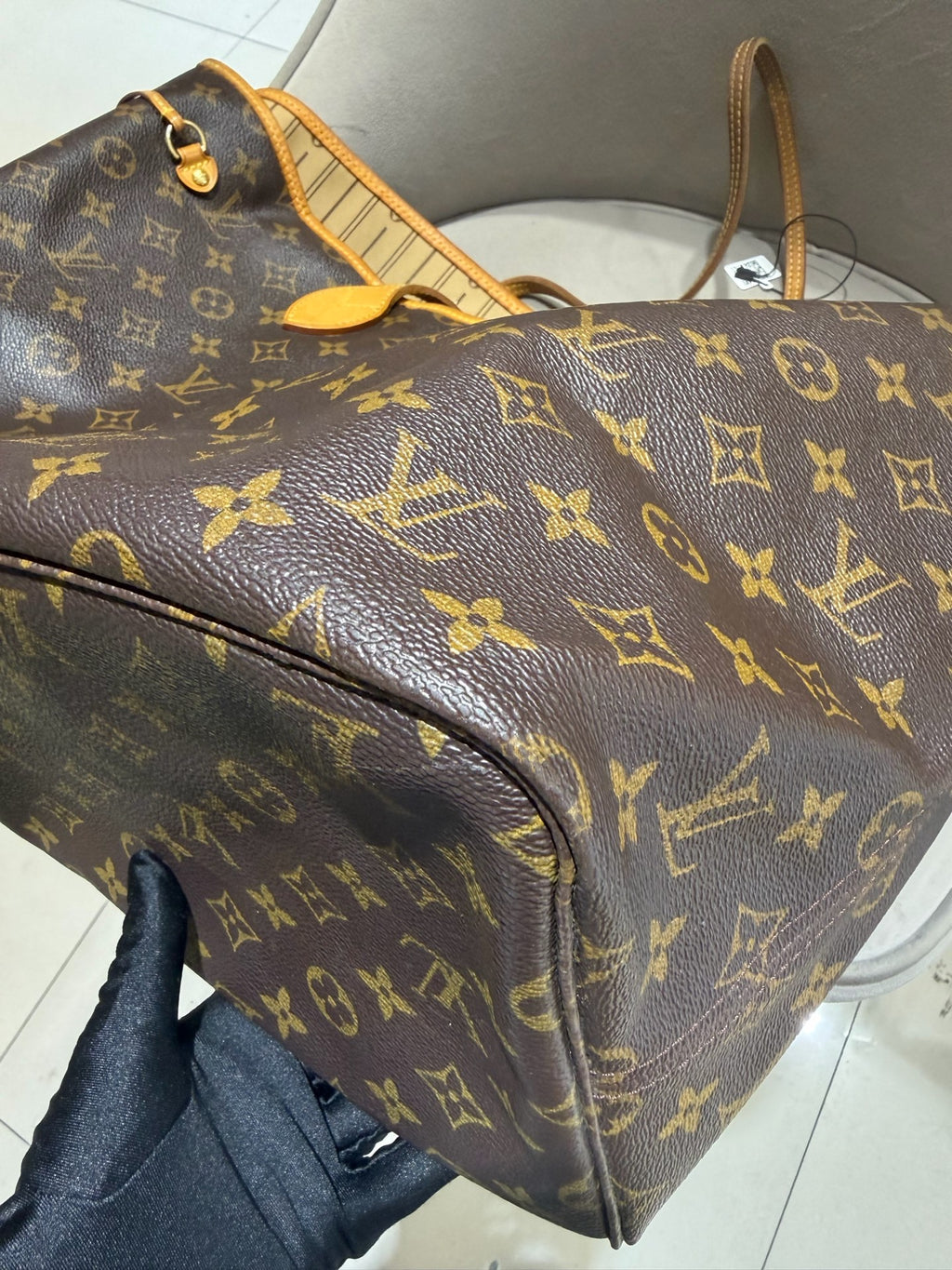 Louis Vuitton Neverfull Tote Bag Monogram Canvas Gold Hardware