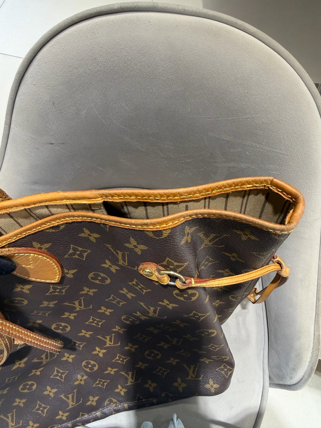 Louis Vuitton Neverfull Tote Bag Monogram Canvas Gold Hardware