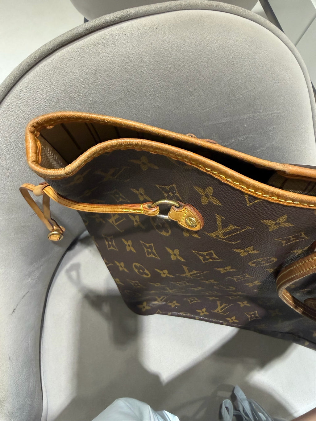 Louis Vuitton Neverfull Tote Bag Monogram Canvas Gold Hardware