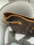 Louis Vuitton Neverfull Tote Bag Monogram Canvas Gold Hardware