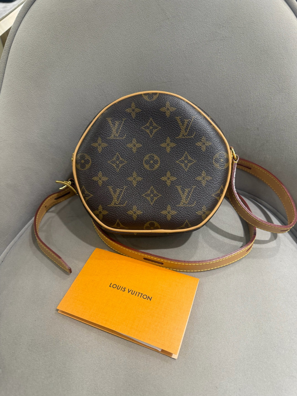 Louis Vuitton Boite Chapeau Souple Shoulder Bag Monogram Canvas Gold Hardware