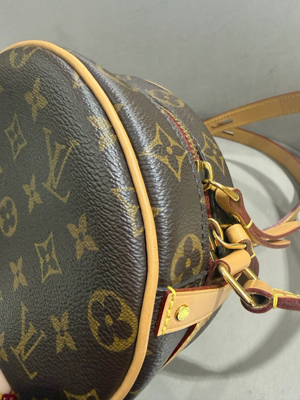 Louis Vuitton Boite Chapeau Souple Shoulder Bag Monogram Canvas Gold Hardware