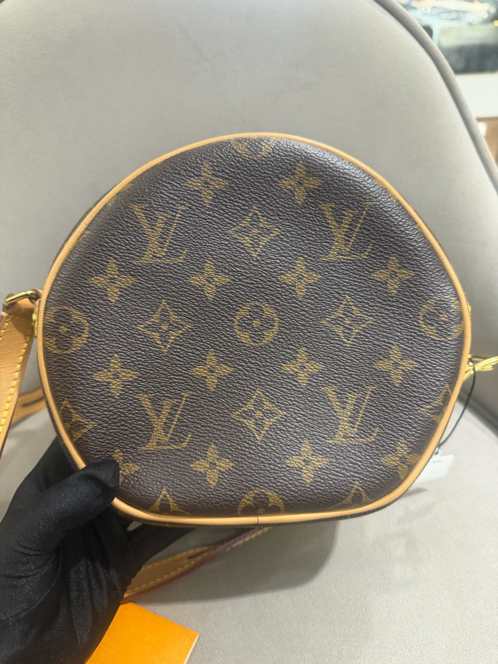 Louis Vuitton Boite Chapeau Souple Shoulder Bag Monogram Canvas Gold Hardware