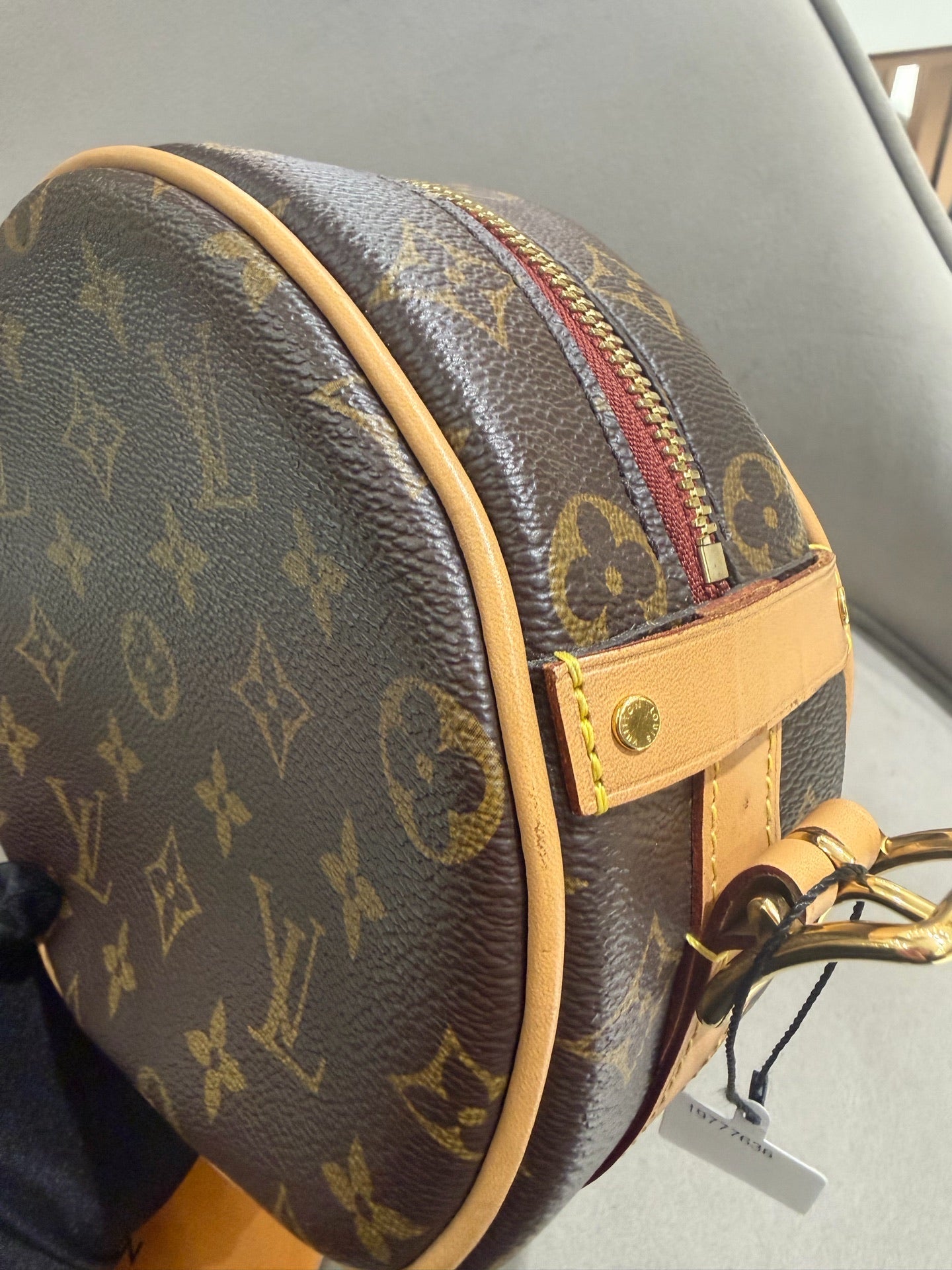 Louis Vuitton Boite Chapeau Souple Shoulder Bag Monogram Canvas Gold Hardware