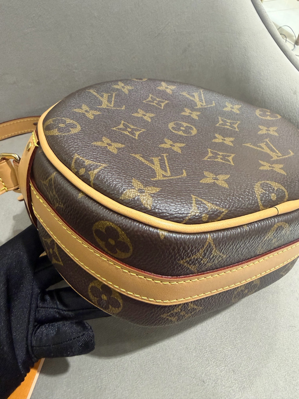 Louis Vuitton Boite Chapeau Souple Shoulder Bag Monogram Canvas Gold Hardware