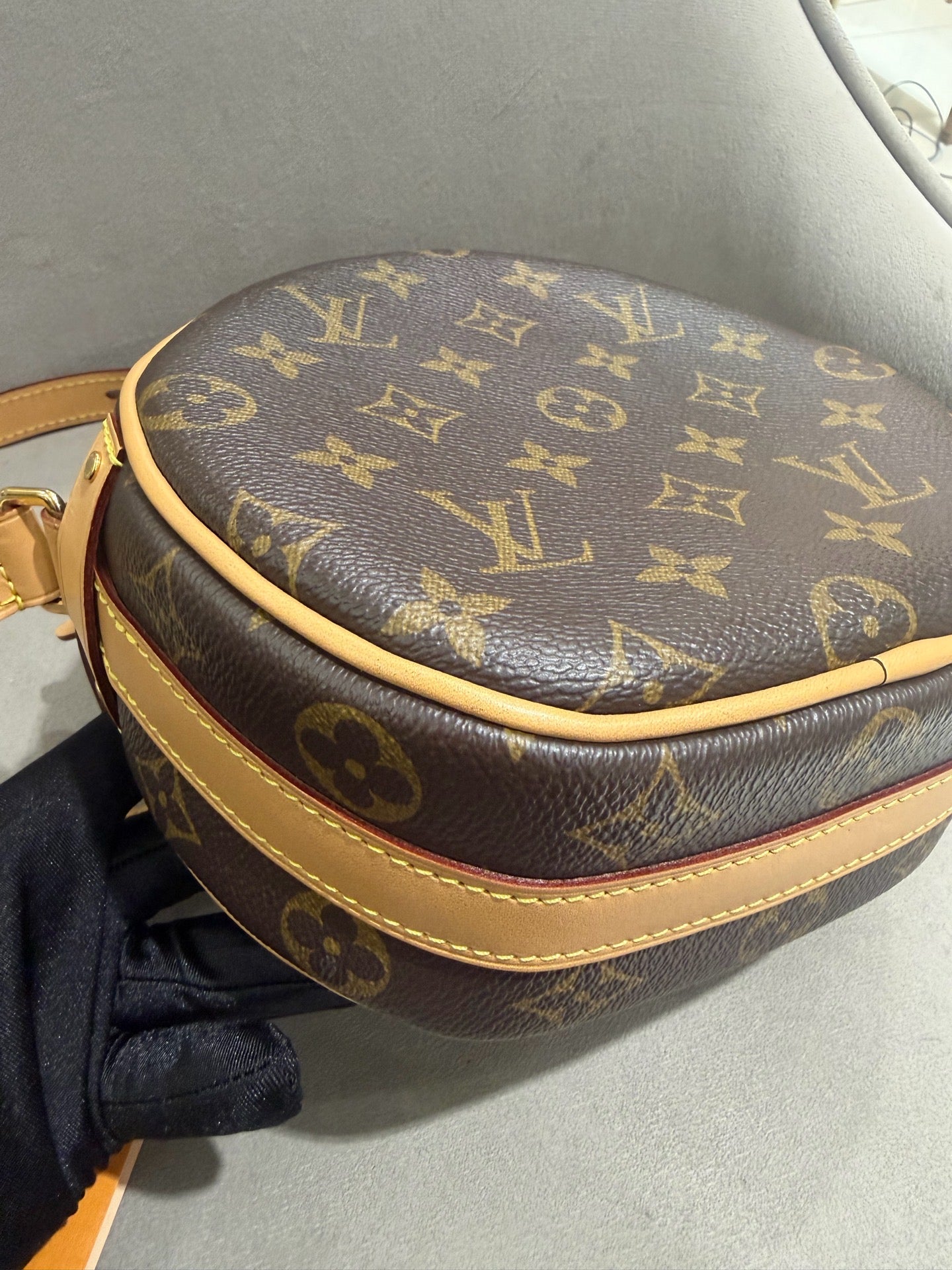 Louis Vuitton Boite Chapeau Souple Shoulder Bag Monogram Canvas Gold Hardware