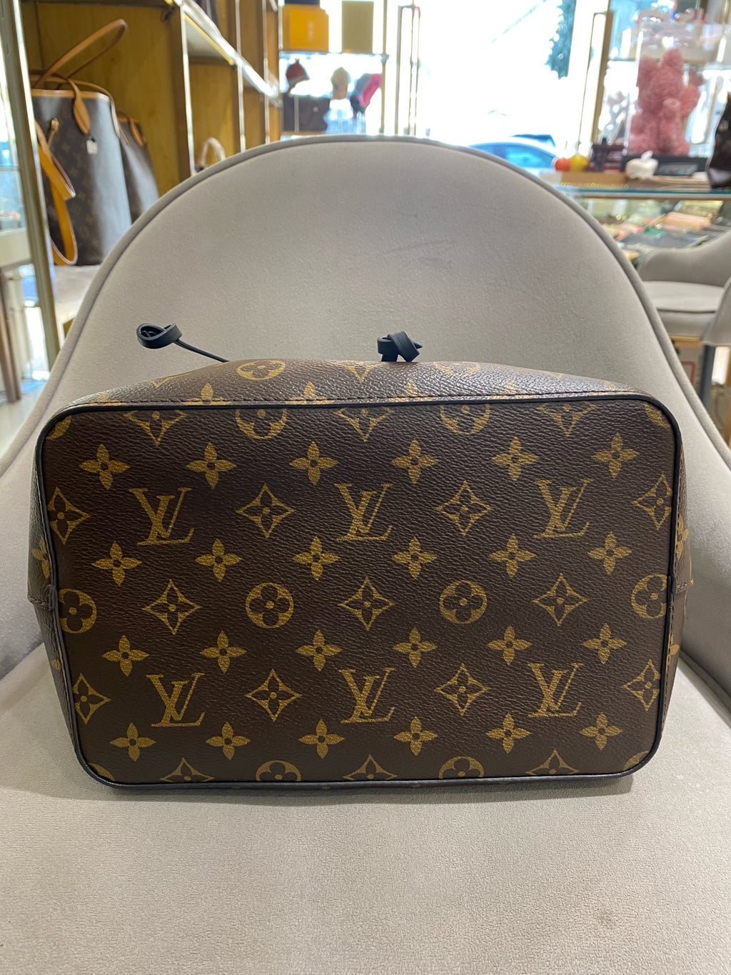 Louis Vuitton Néonoé Bucket Bag Monogram Canvas Gold Hardware
