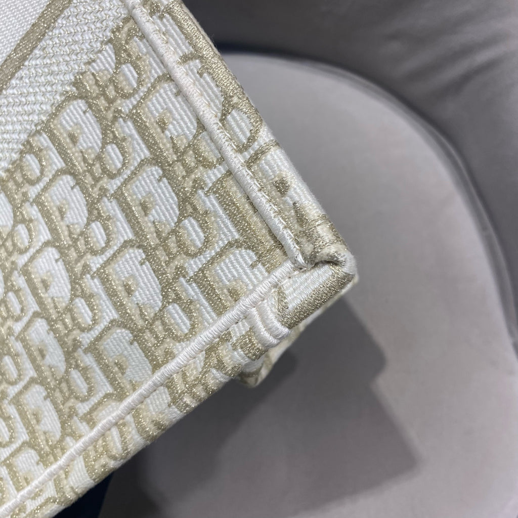 Dior Book Tote Bag Cream/Gold Dior Oblique Monogram Gold Hardware