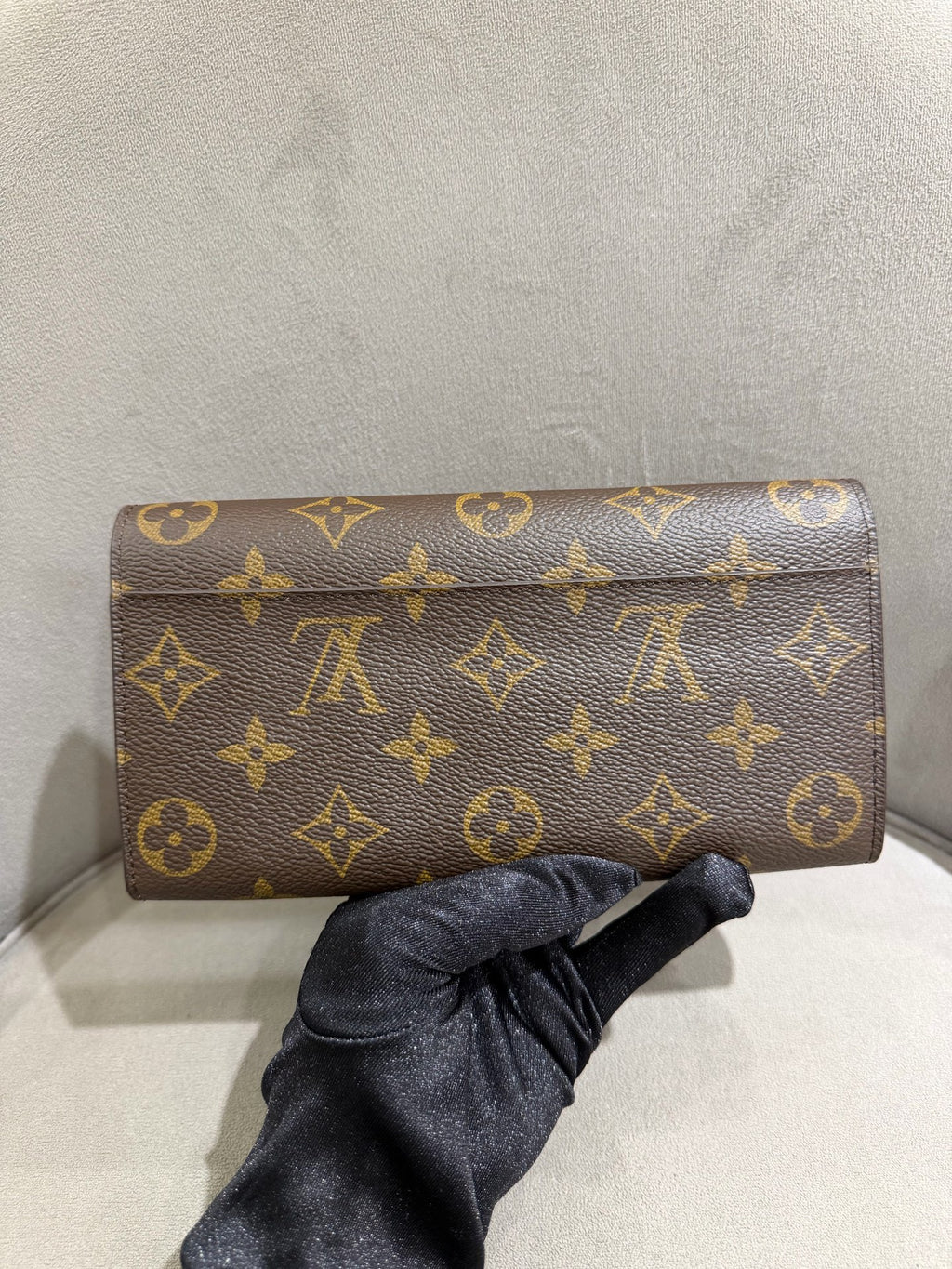 Louis Vuitton Sarah Wallet Monogram Canvas Gold Hardware