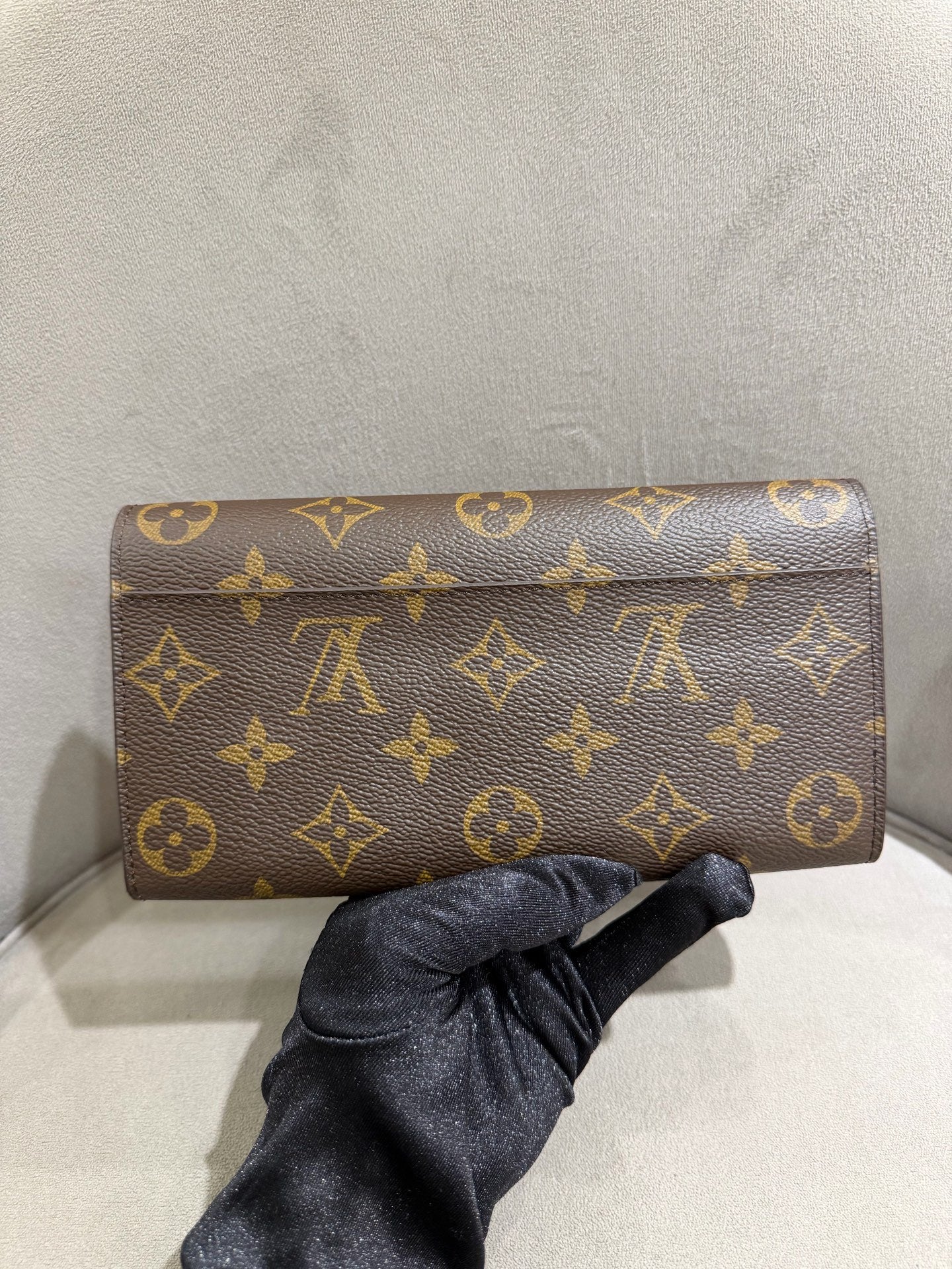 Louis Vuitton Sarah Wallet Monogram Canvas Gold Hardware