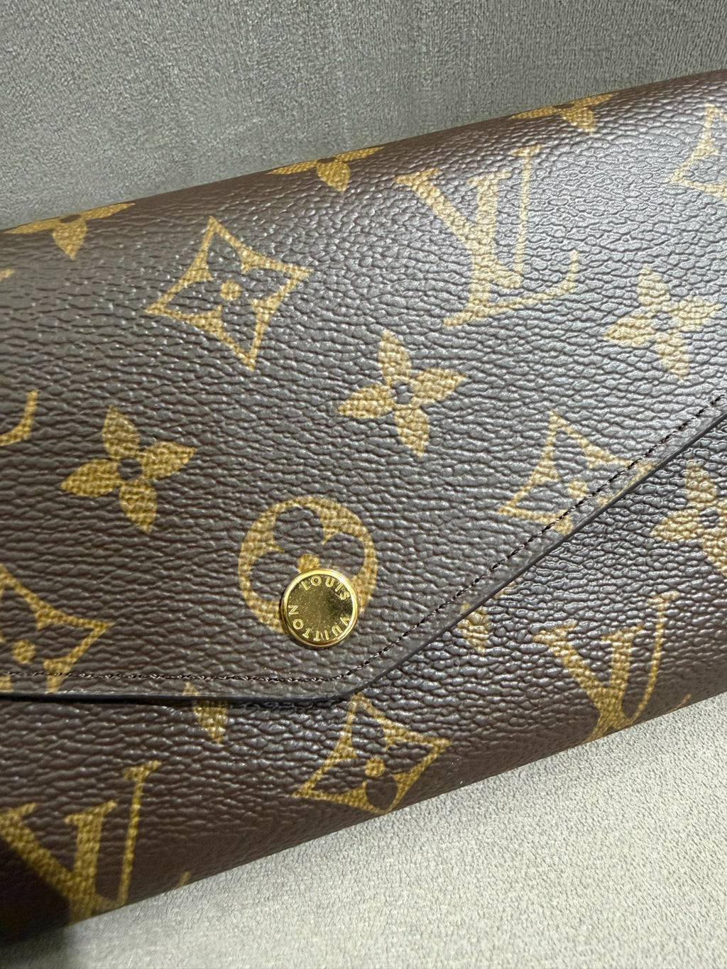 Louis Vuitton Sarah Wallet Monogram Canvas Gold Hardware