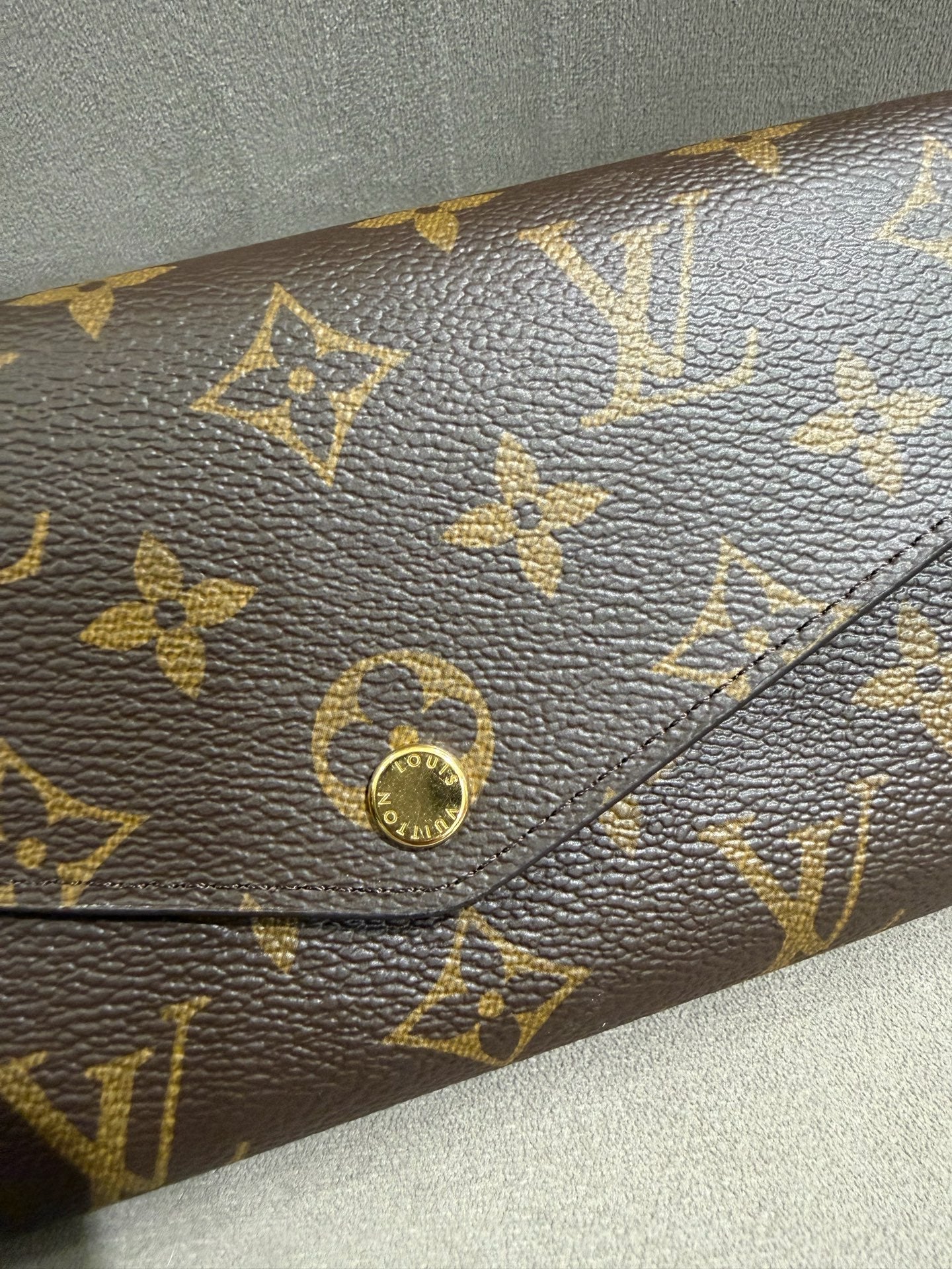 Louis Vuitton Sarah Wallet Monogram Canvas Gold Hardware