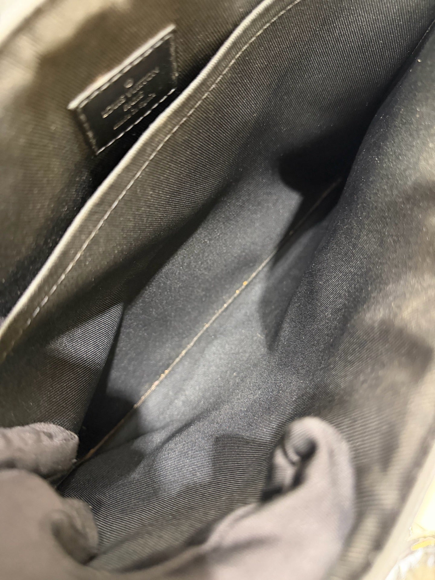 Louis Vuitton District Messenger Bag Damier Graphite Silver Hardware
