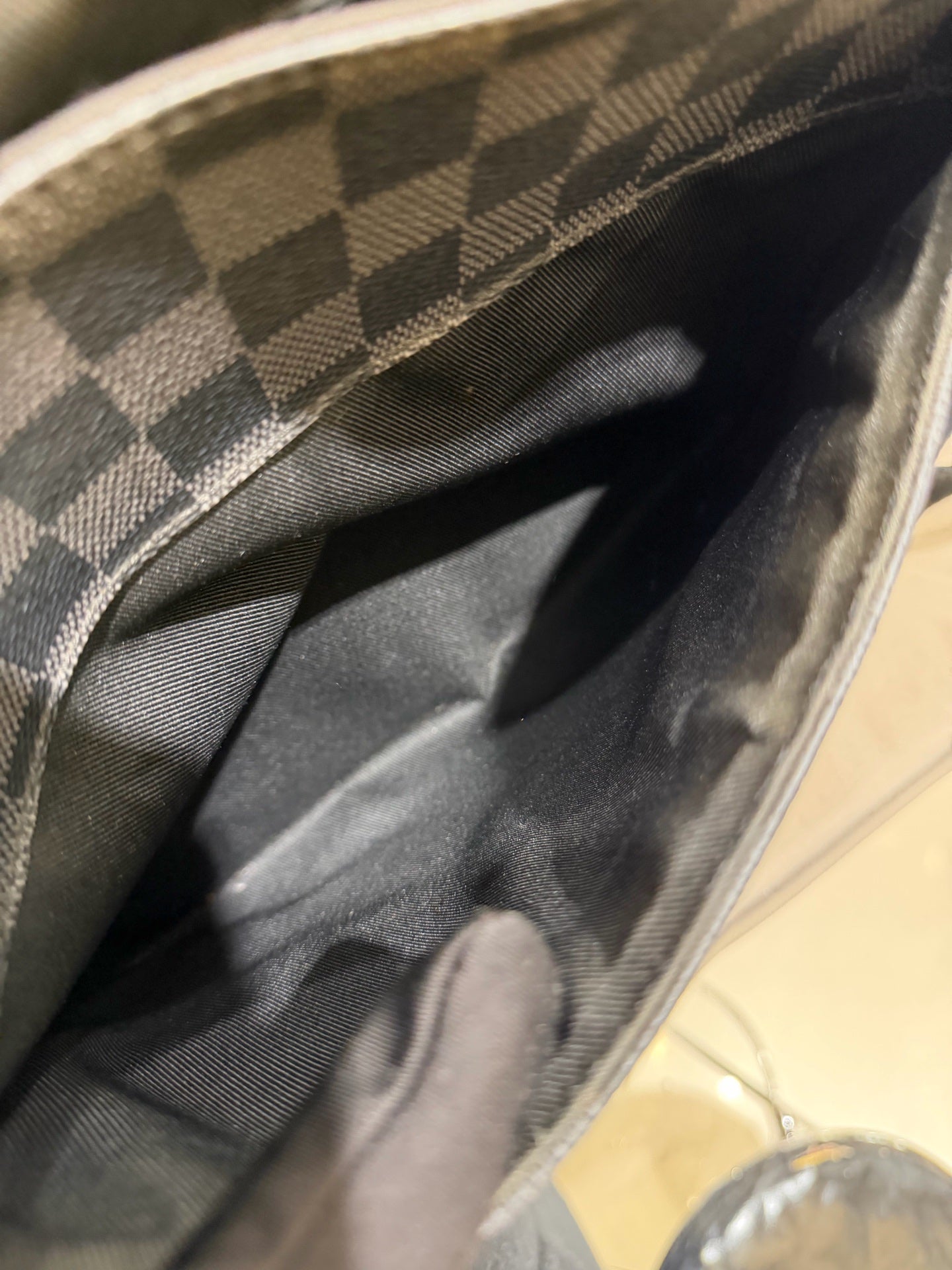 Louis Vuitton District Messenger Bag Damier Graphite Silver Hardware