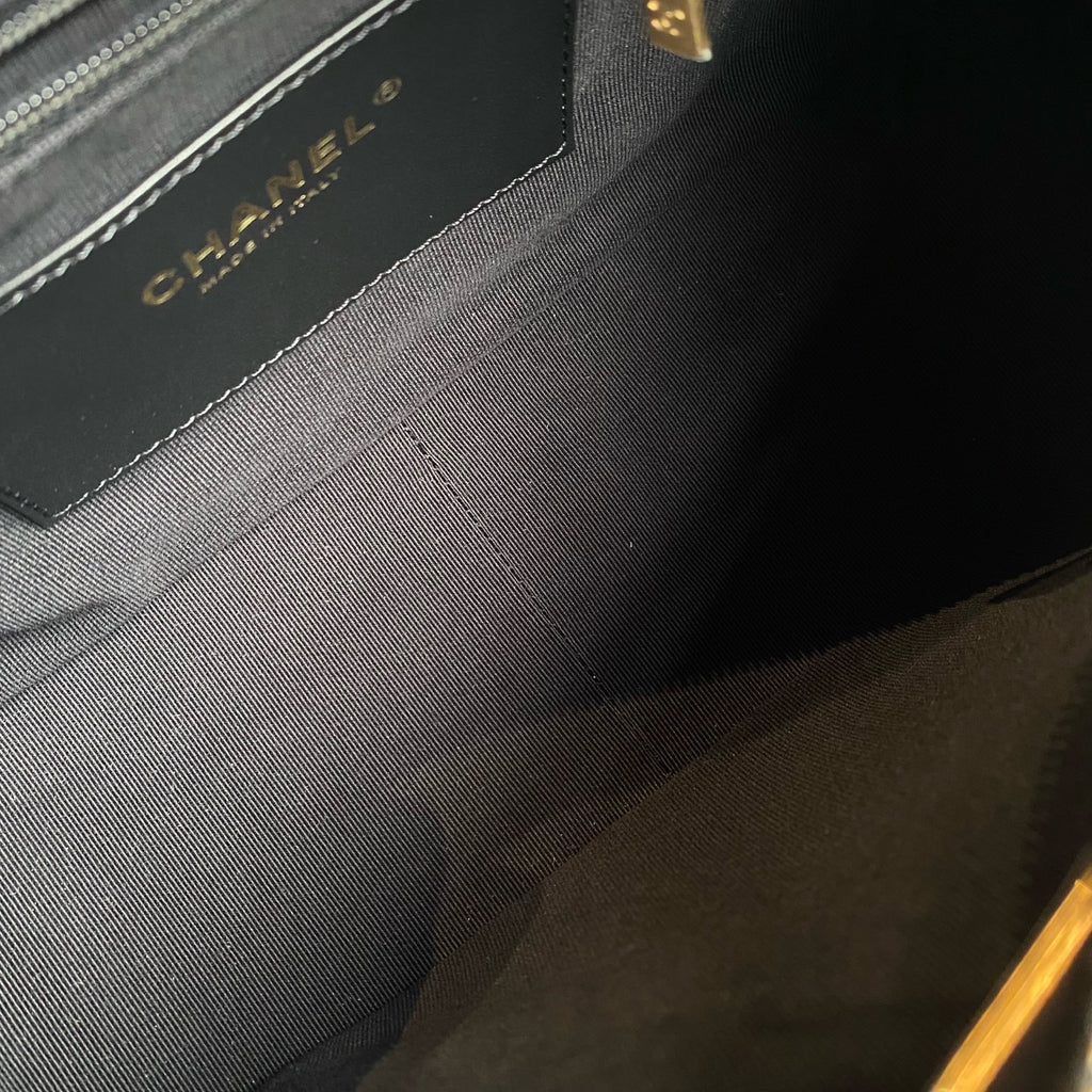 CHANEL Handbag | Lambskin | Gold Hardware