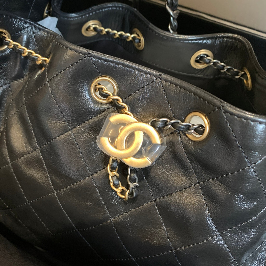 CHANEL 25 Small Handbag | Glossy Pebbled Calfskin | Dual-Tone Hardware