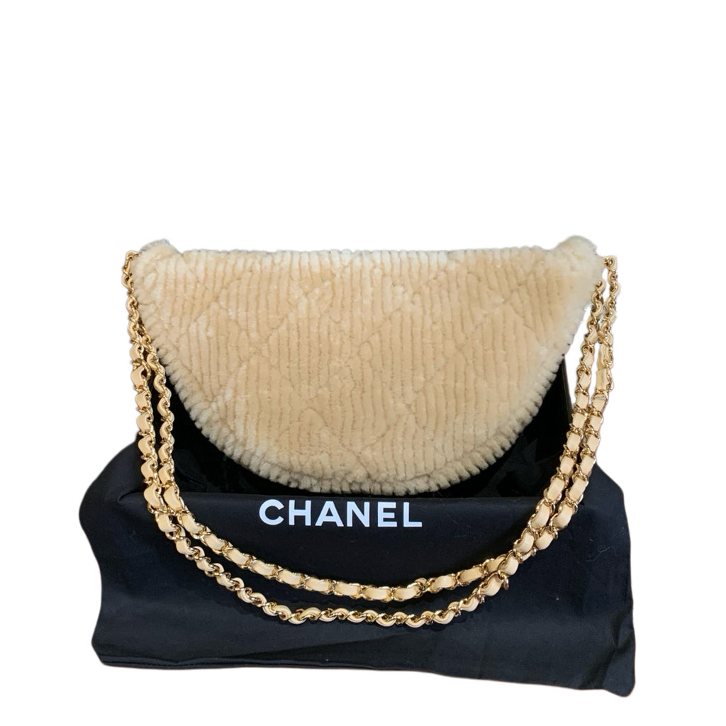 CHANEL 24N Ski Collection | Large Hobo Bag | Chip Detail