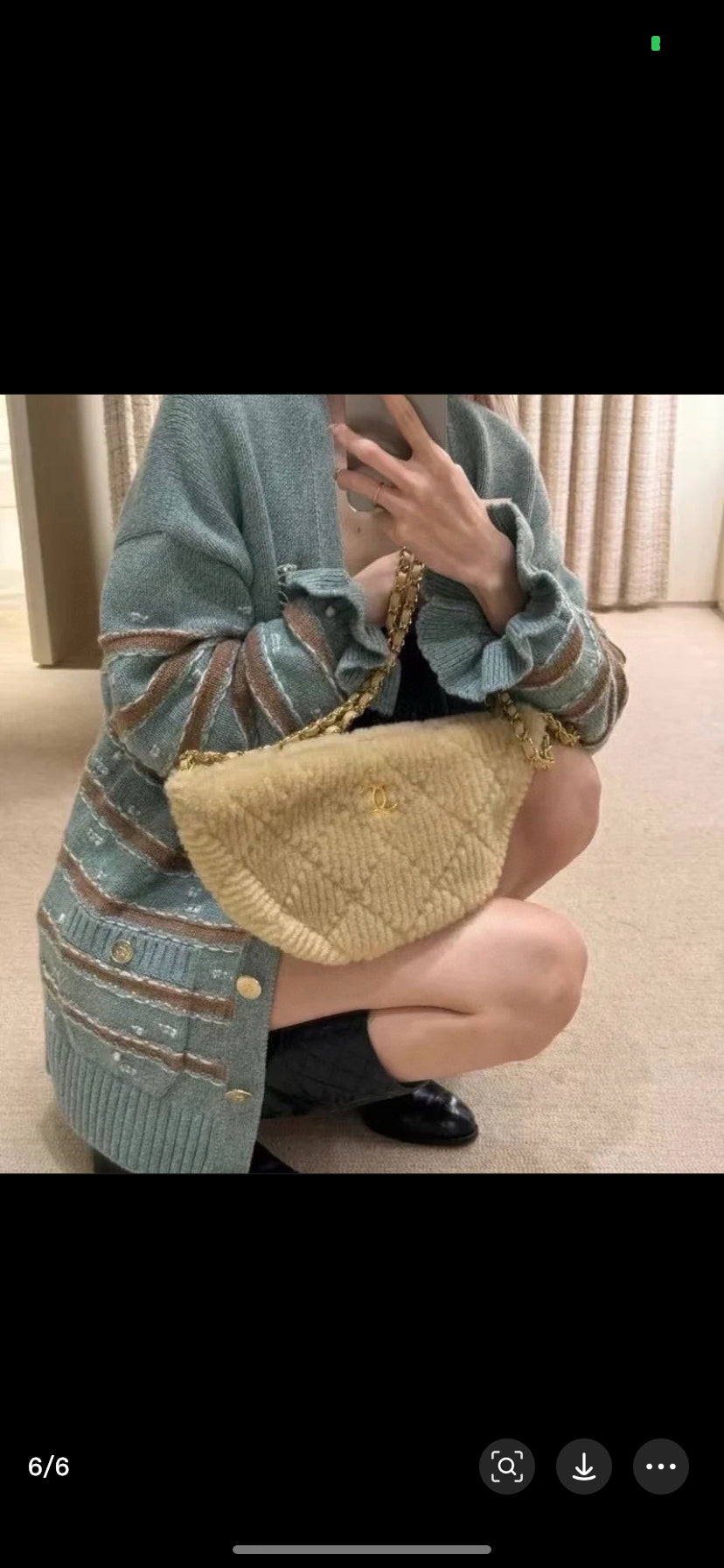 CHANEL 24N Ski Collection | Large Hobo Bag | Chip Detail