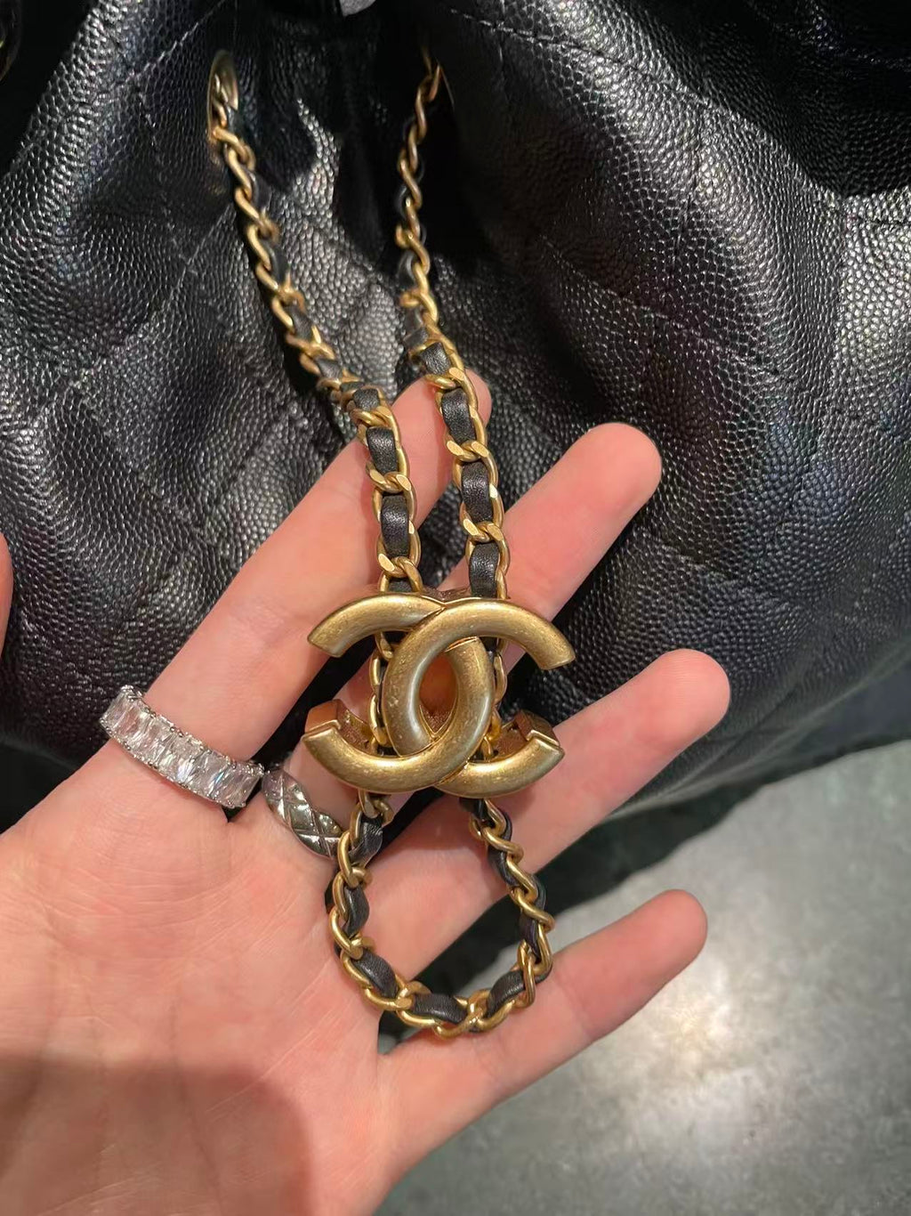 CHANEL 25 Medium Handbag | Grained Calfskin | Gold Hardware