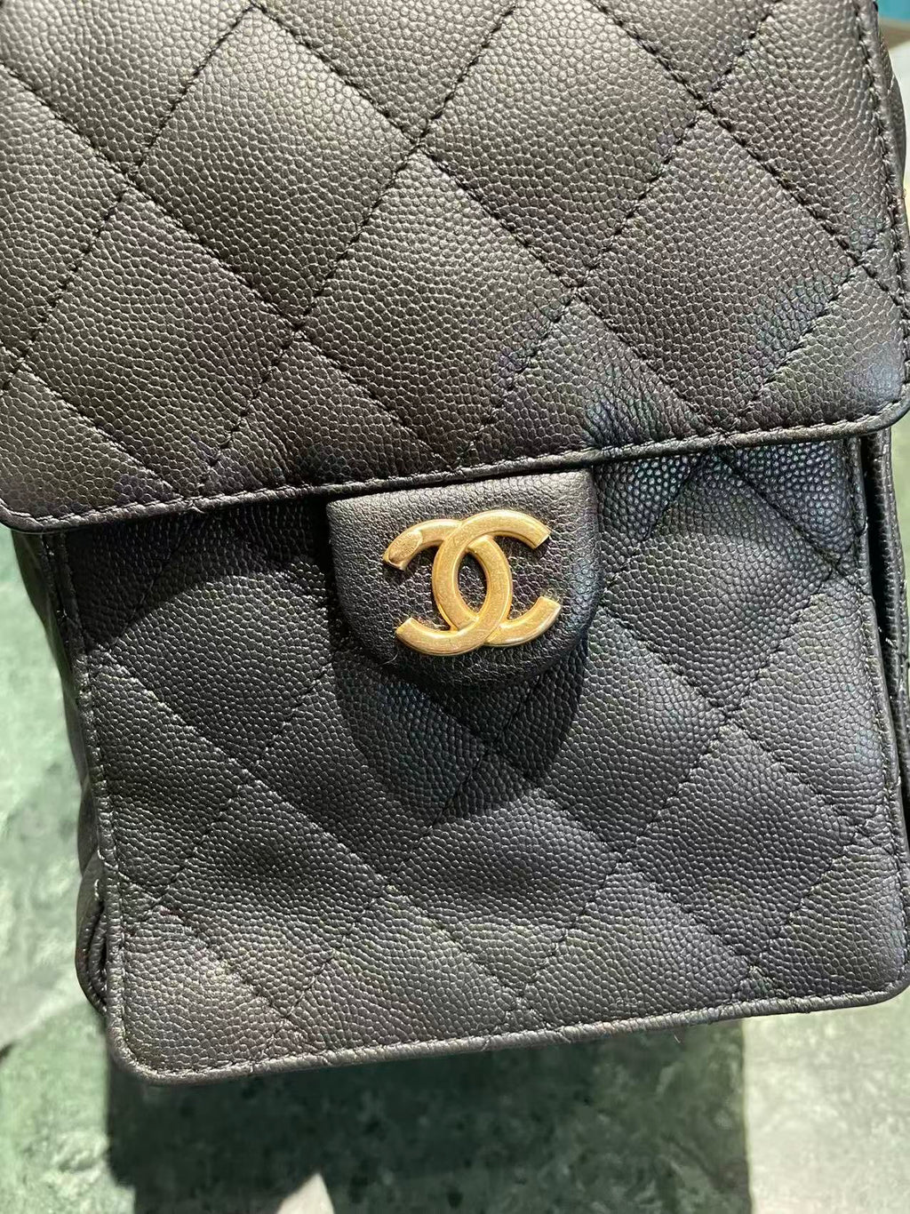CHANEL 25 Medium Handbag | Grained Calfskin | Gold Hardware