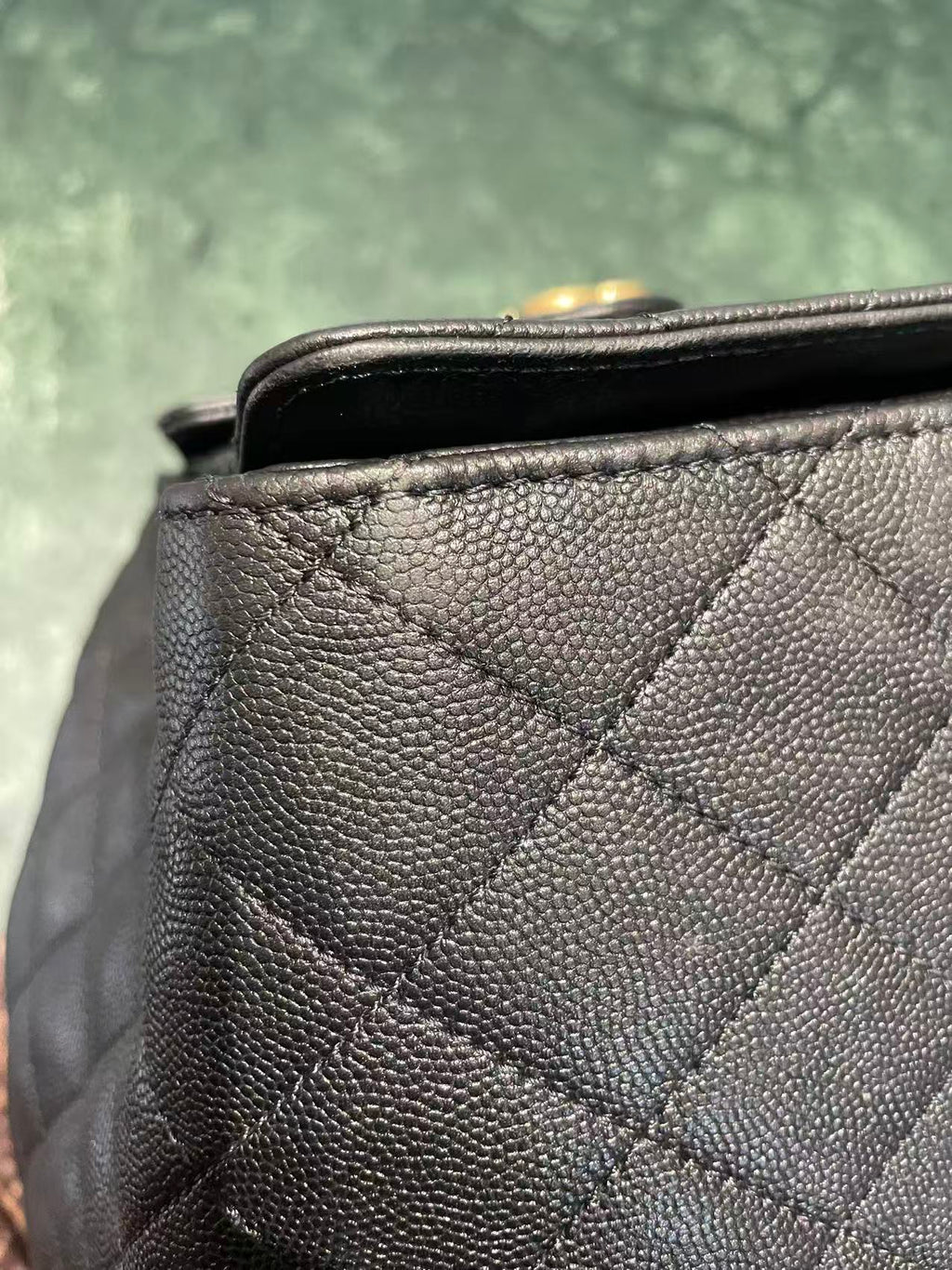 CHANEL 25 Medium Handbag | Grained Calfskin | Gold Hardware