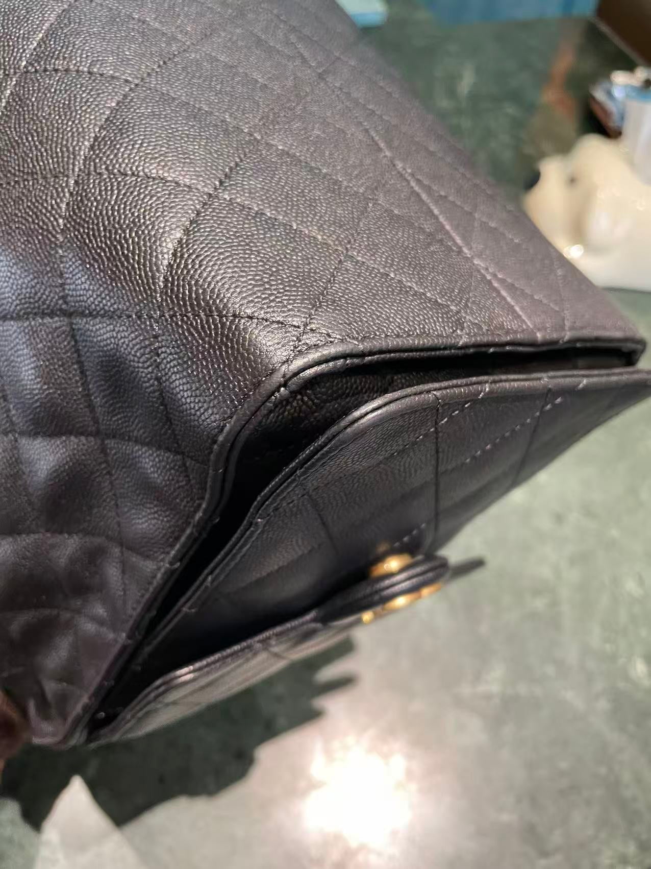 CHANEL 25 Medium Handbag | Grained Calfskin | Gold Hardware
