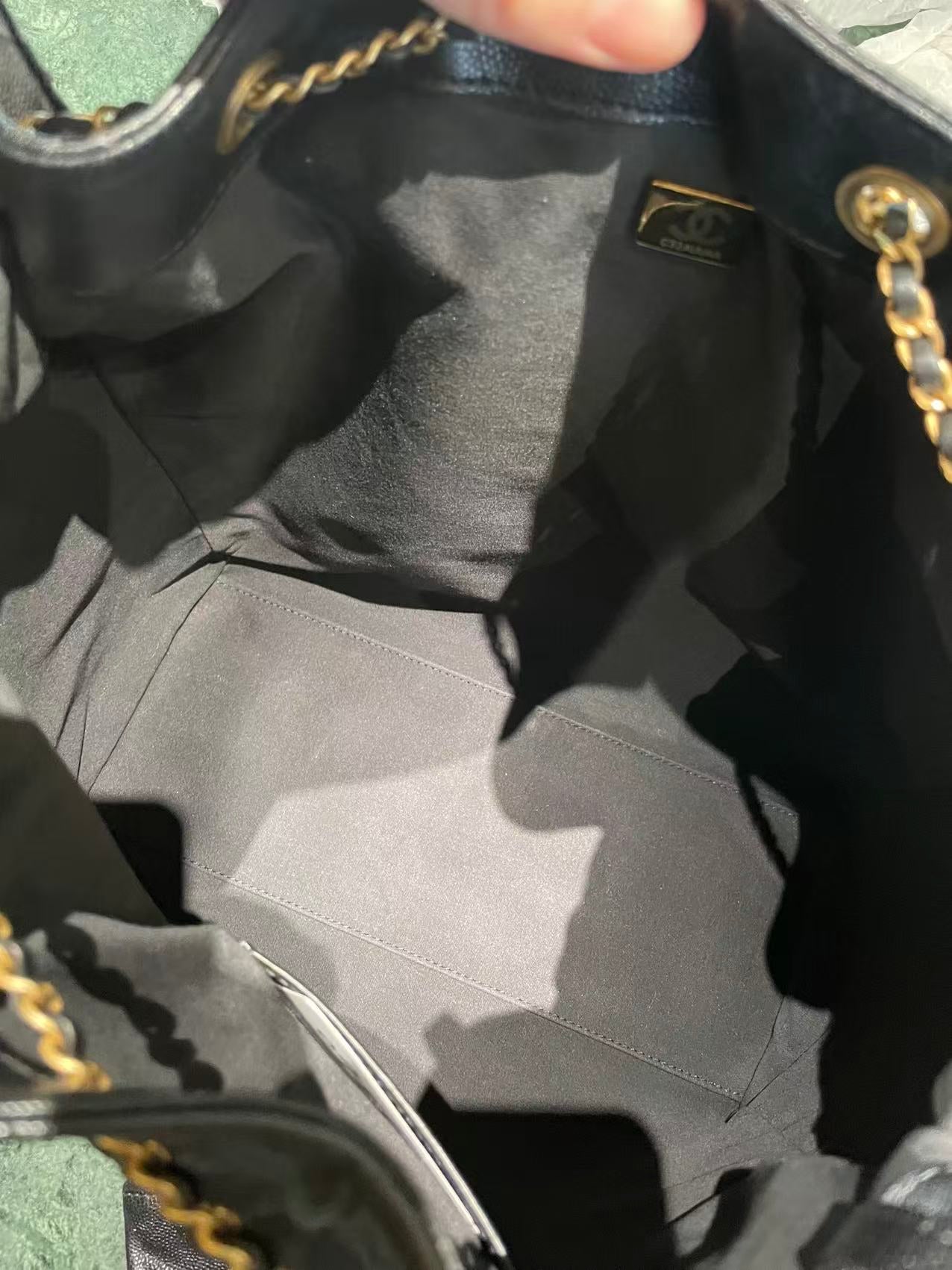 CHANEL 25 Medium Handbag | Grained Calfskin | Gold Hardware